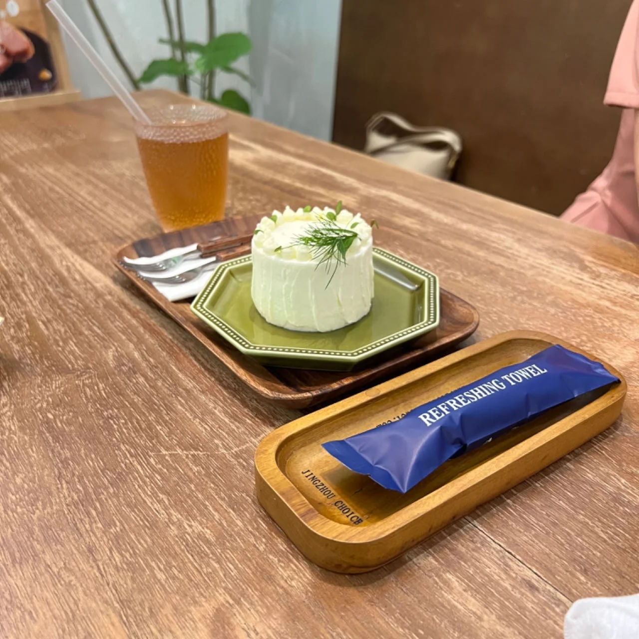 Green Tea scented Cleaning individually wrapped moist towelette refreshing wet towels