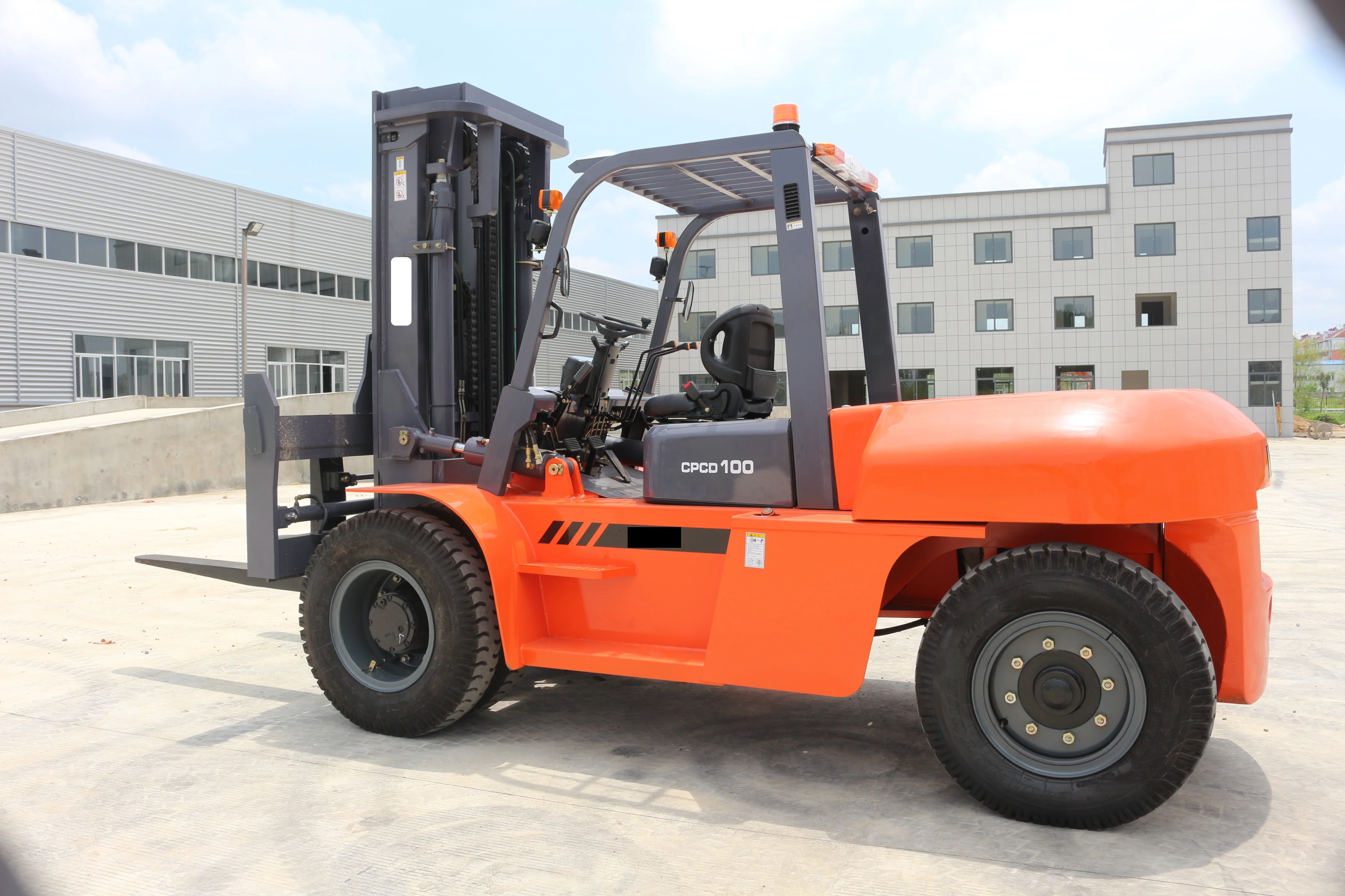 10 ton diesel forklifts container tire  with 2-stage 3 m lifting height and Chinese engine or Japanese engine