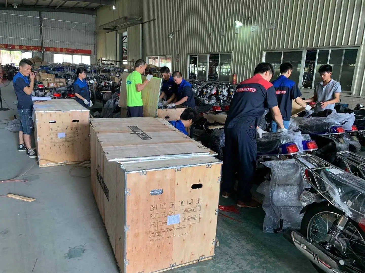  Customized Color Gas Motorbike Made In China Motorcycle Engine Air-cooling Bike 4-stroke 150cc