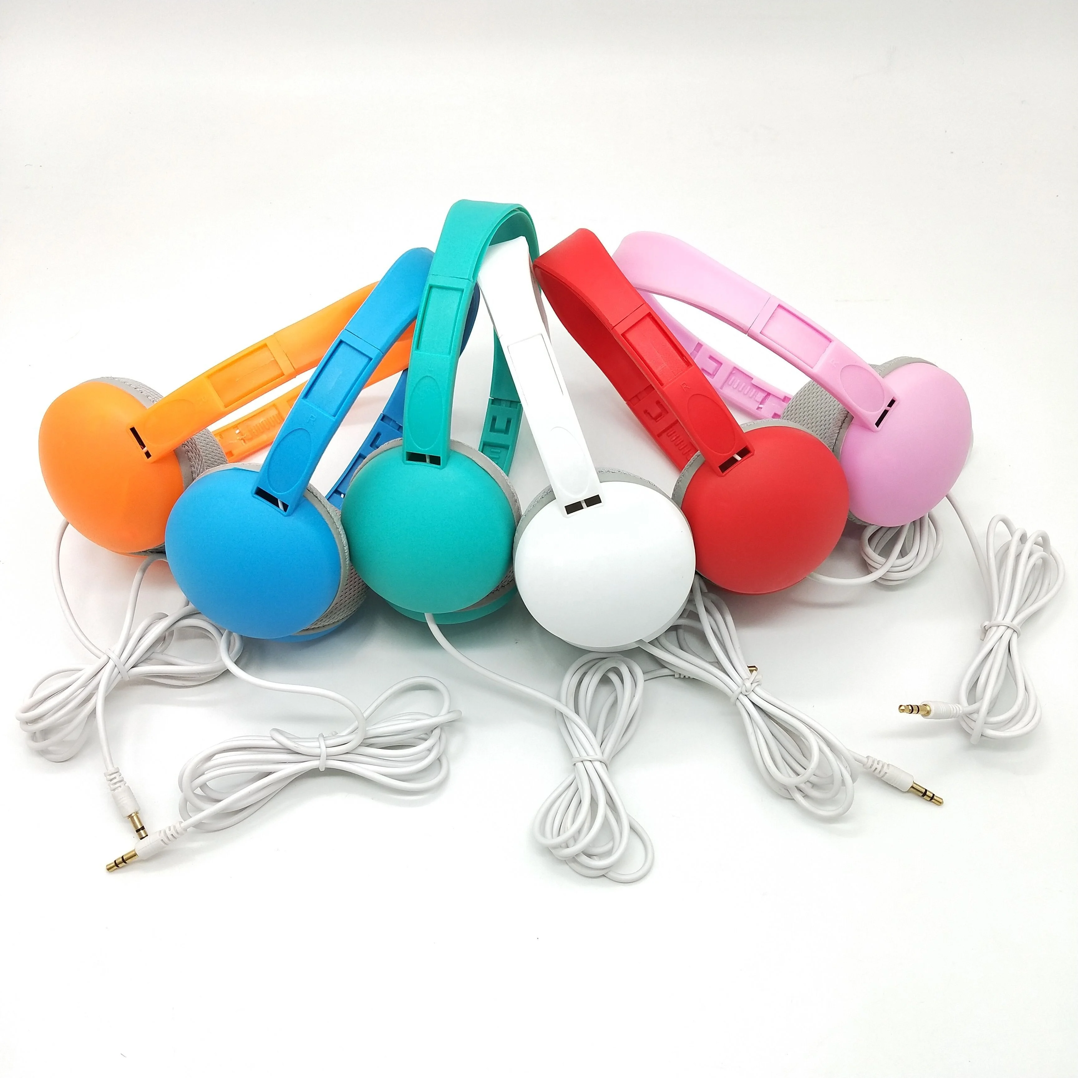 
Wholesale Universal 3.5mm Plug Colorful Cheap Children Wire headphone for Promotional Gifts 