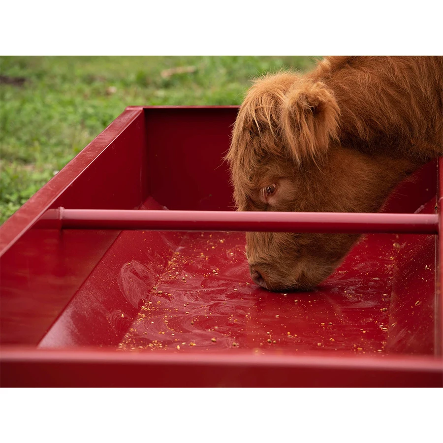 Livestock Farm Equipment Outdoor Red Metal Steel Hay Calf Feeders Cow Feeder Trough