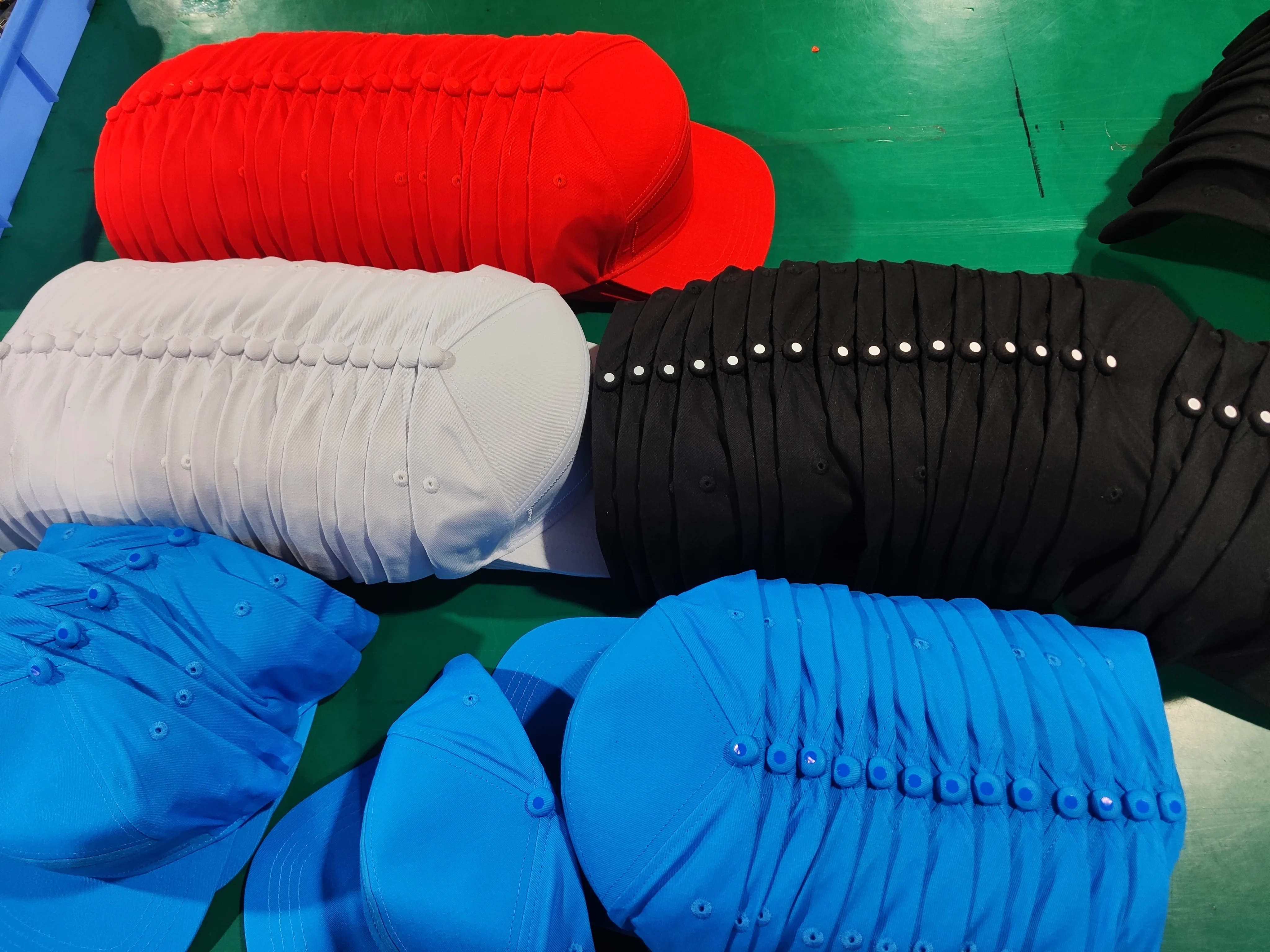 APP control LED scrolling Text Screen Baseball cap USB charging LED Display Hat led message hats