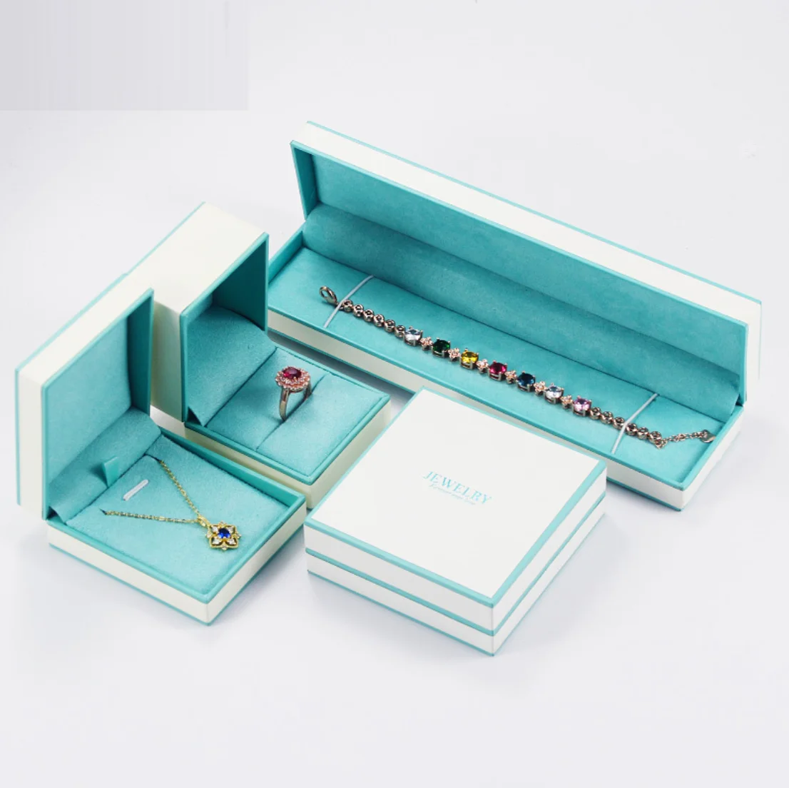 2023 Pretty green long chain gift jewelry package box bracelet boxes for lady girls