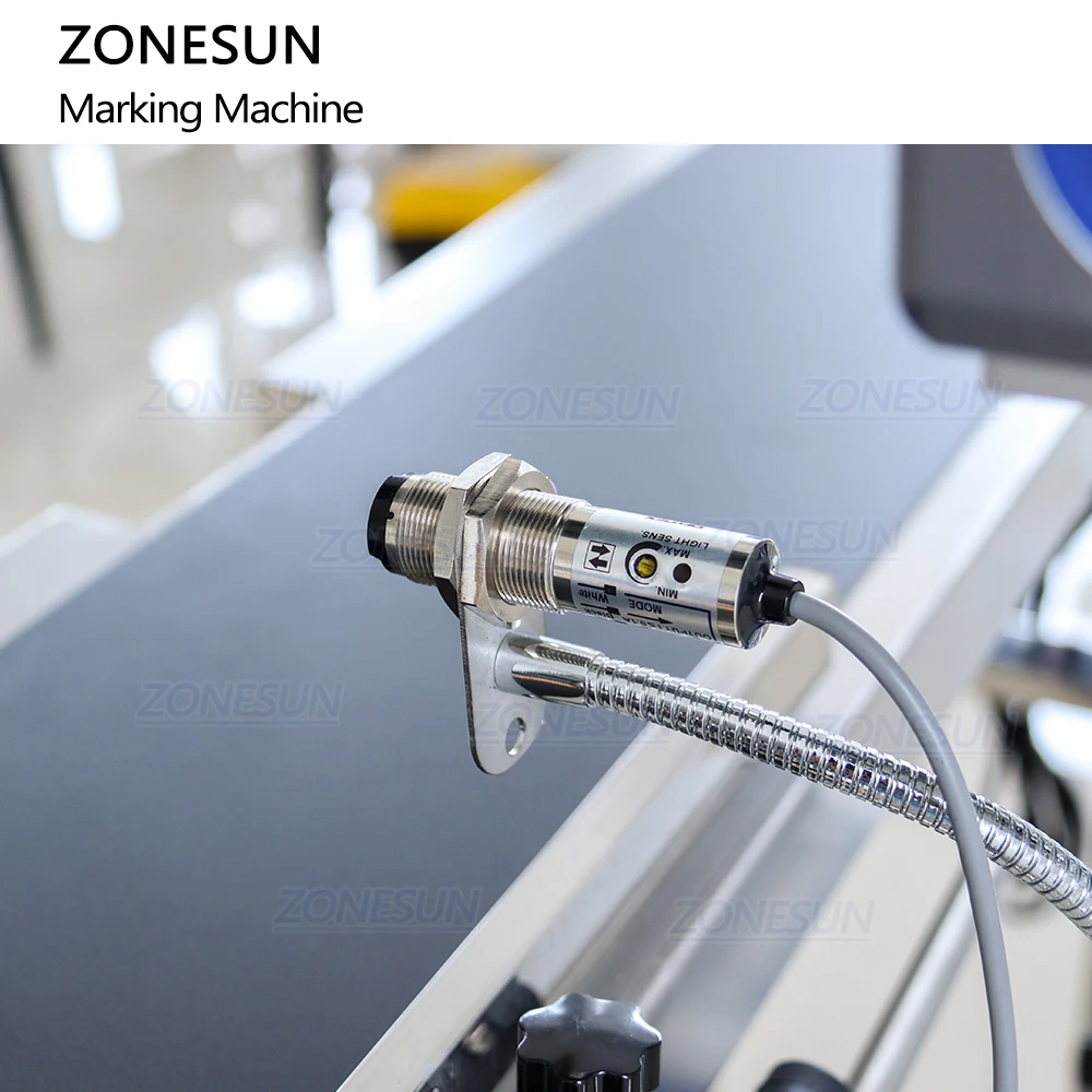 ZONESUN ZS-LMC1 автоматический древесно-пластиковый стеклянные бутылки 30 Вт онлайн CO2 Летающий Galvo Лазерная маркировка машины с конвейерной