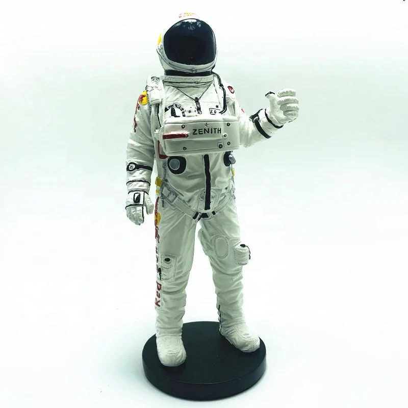Сувенирная миниатюрная 3D игрушка полирезиновая фигурка астронавта