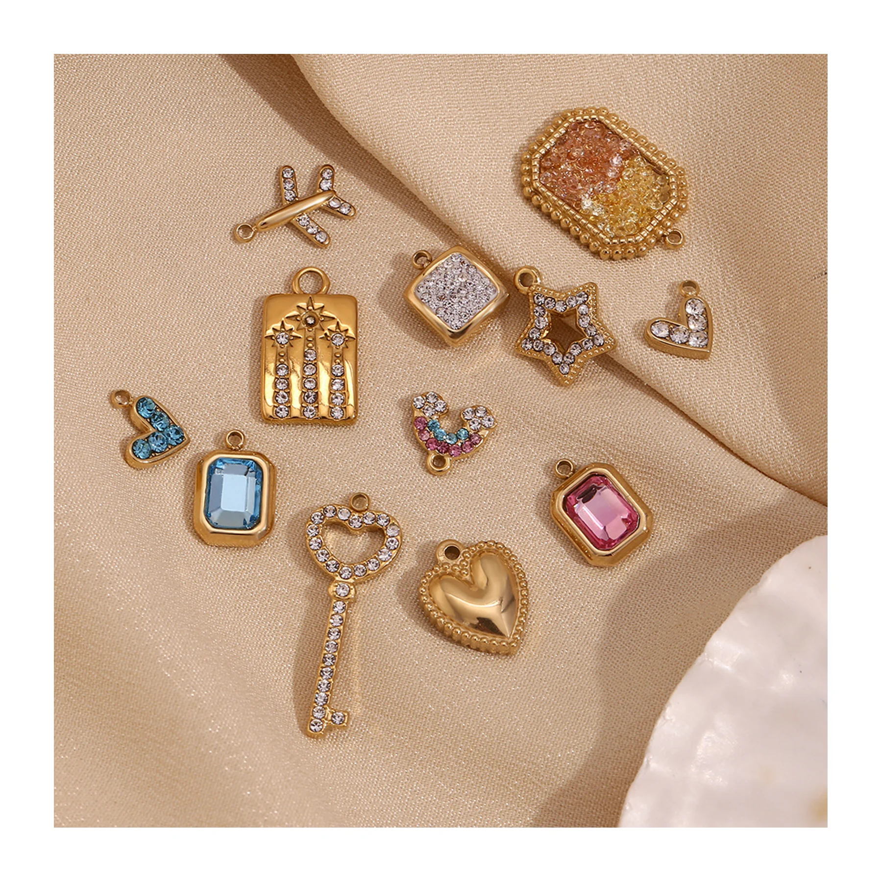 XIXI Waterproof 18K Gold Plated Women Stainless Steel Heart Star Zircon Various Patterns Fashion Jewelry Necklaces Pendants