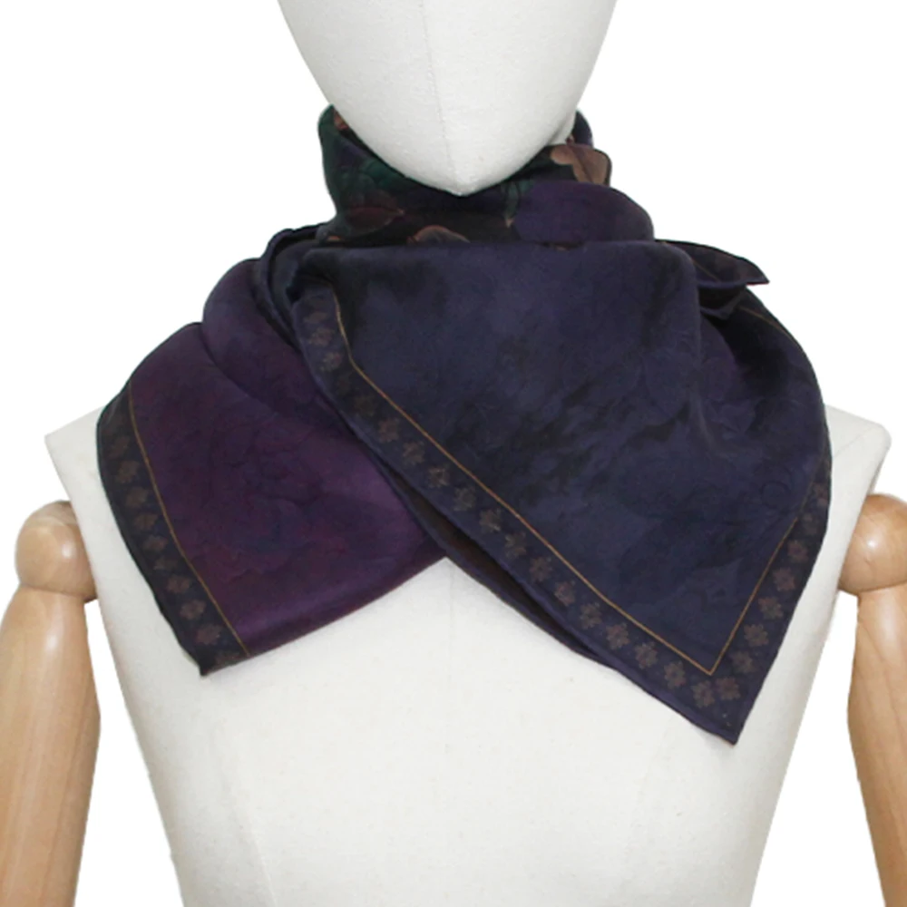 Elegant Gambiered Canton Silk Scarf Natural Xiangyun Silk Square Shawl 110x110cm