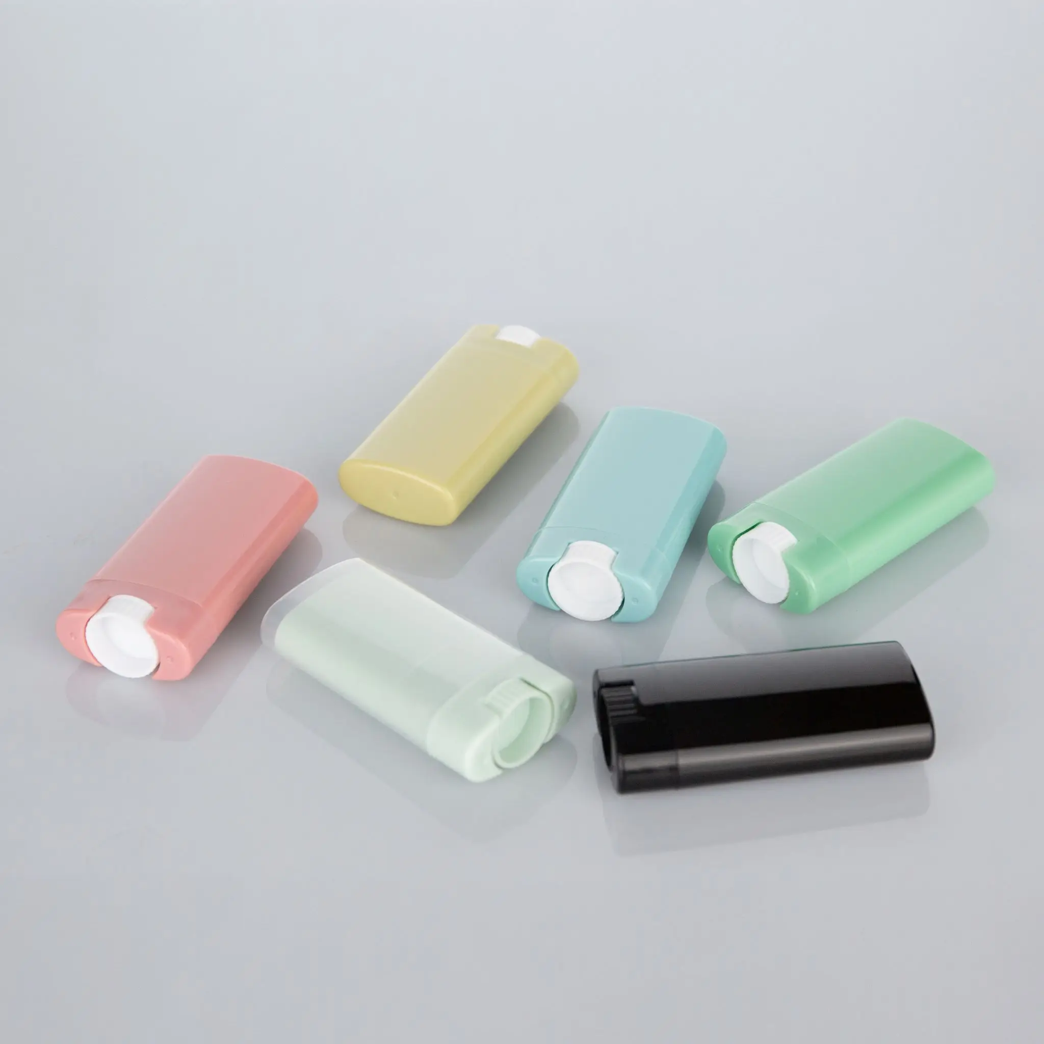 High Quality 15g Color Empty Deodorant Container Stick Oval Stick Deodorant Container Refillable