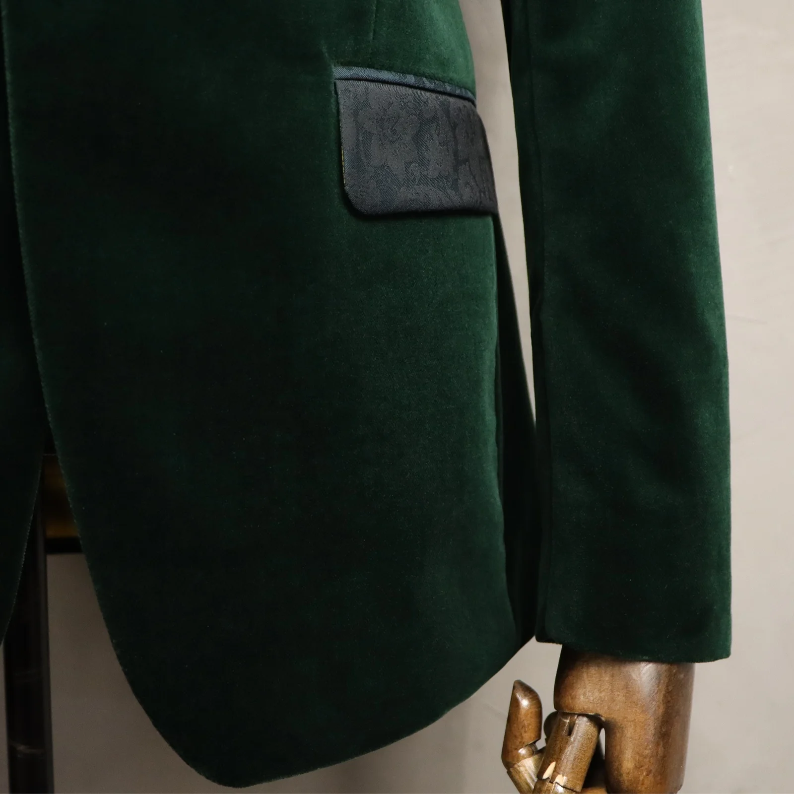 MTM Bespoke Velvet Tuxedo Custom Wedding Jacket  For Man Luxuriant Shawl Lapel Green Mens Dress Blazers For Groom