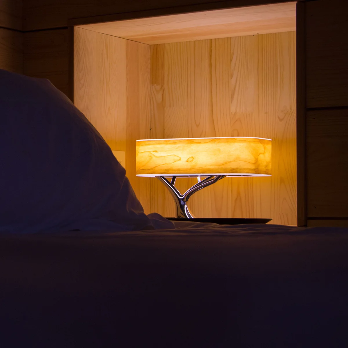 Wooden Tree of Light Bedside Lamp Touch LED Wireless Charging Table Lamp With Speaker For Bedroom Study Living Room