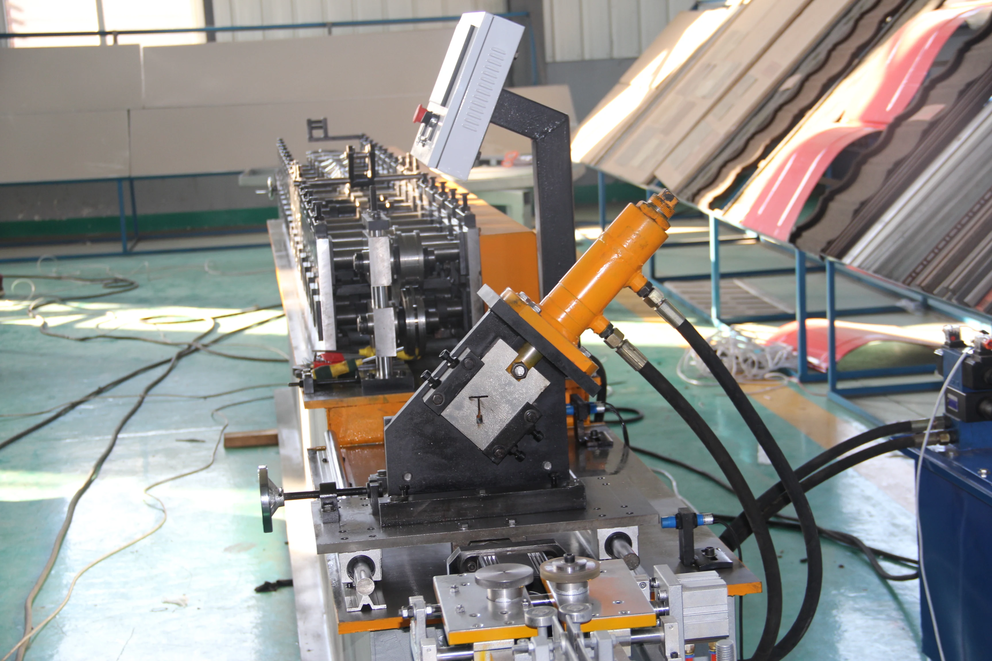 Fully Auto False Ceiling Main T Grid Cross T Grid Grid T Runner Roll Forming Machine Line