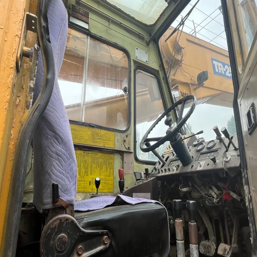 Мобильный кран Tadano TR250M 25 тонн круговой пересеченной местности используется с двигателем и насосом Weichai номинальная грузоподъемность 30