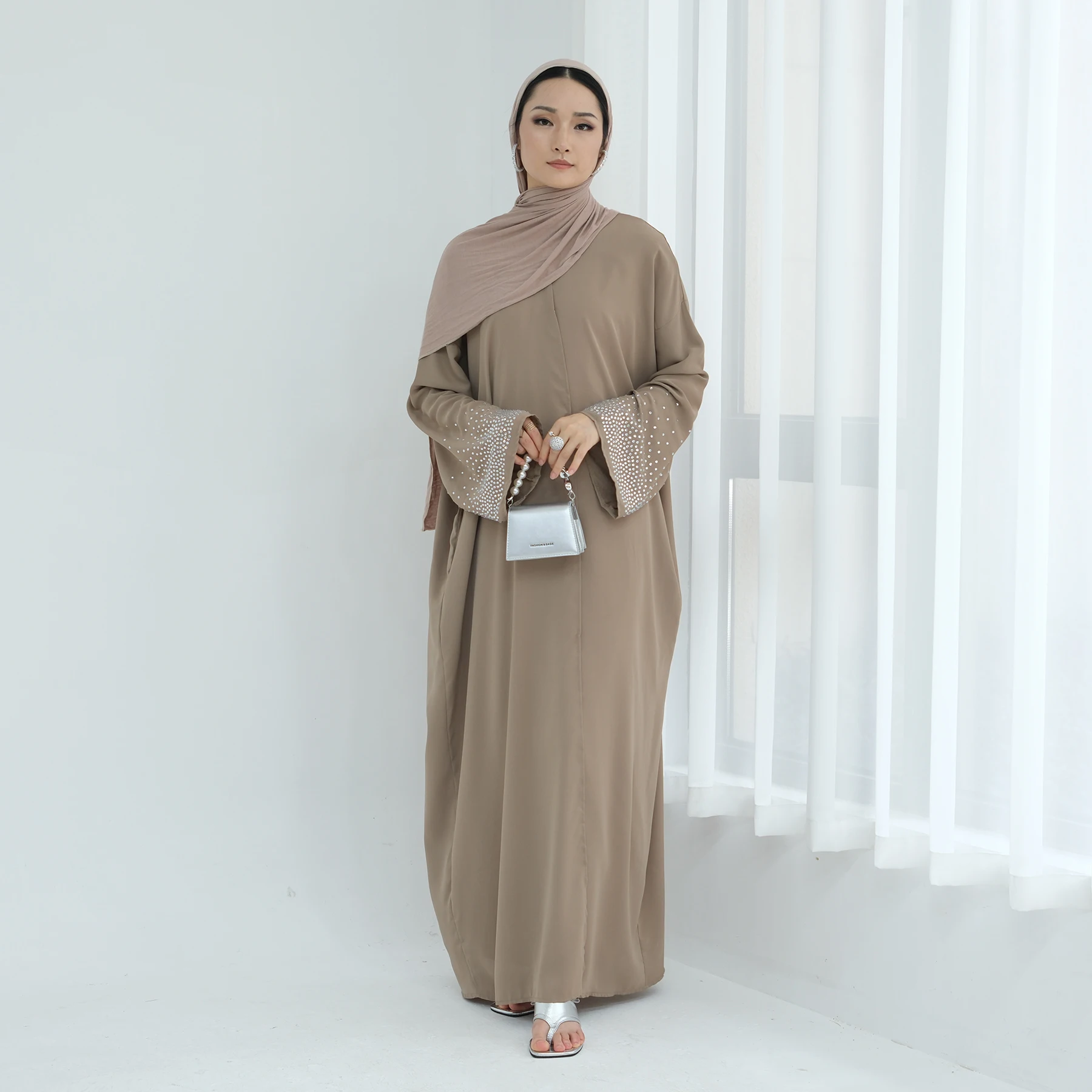 Abaya Manufacturer 2025 New Islamic Clothing Women Front Open Abaya With Beading Decoration Women Muslim Dresses Luxury Abaya