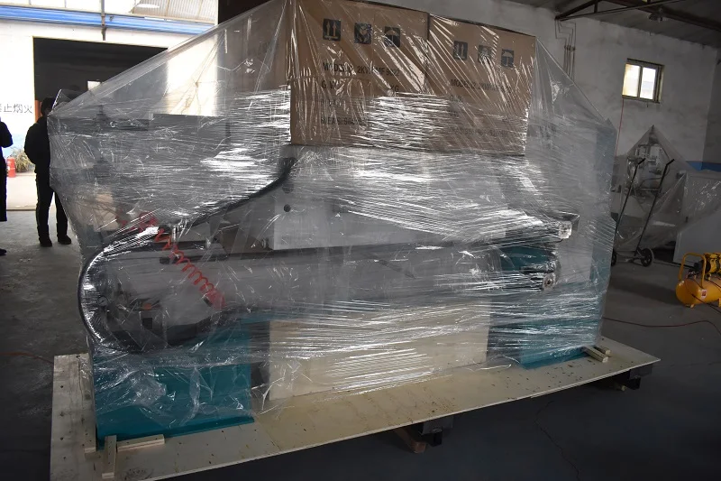 Professional cnc wood turning lathe machine with double axis