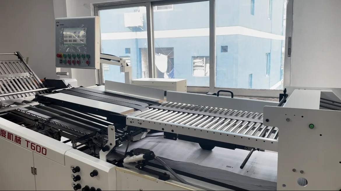 Round Pile Folding Machine with Stainless Steel Helical Gear Design Exclusively for Notebook Newspaper