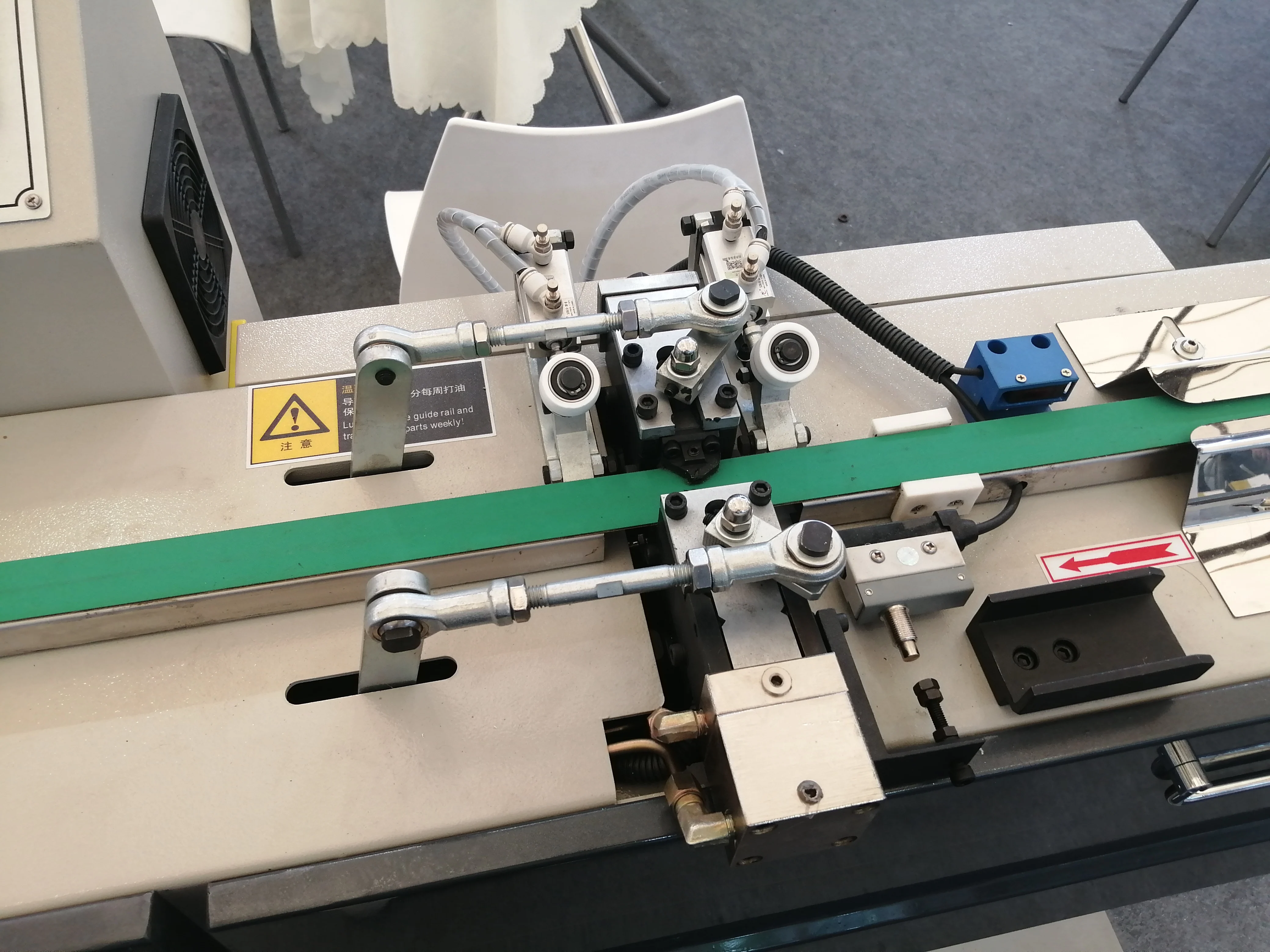 Insulating Glass Line PLC Gas-Liquid Booster Pump Aluminum Spacer Butyl Extruder