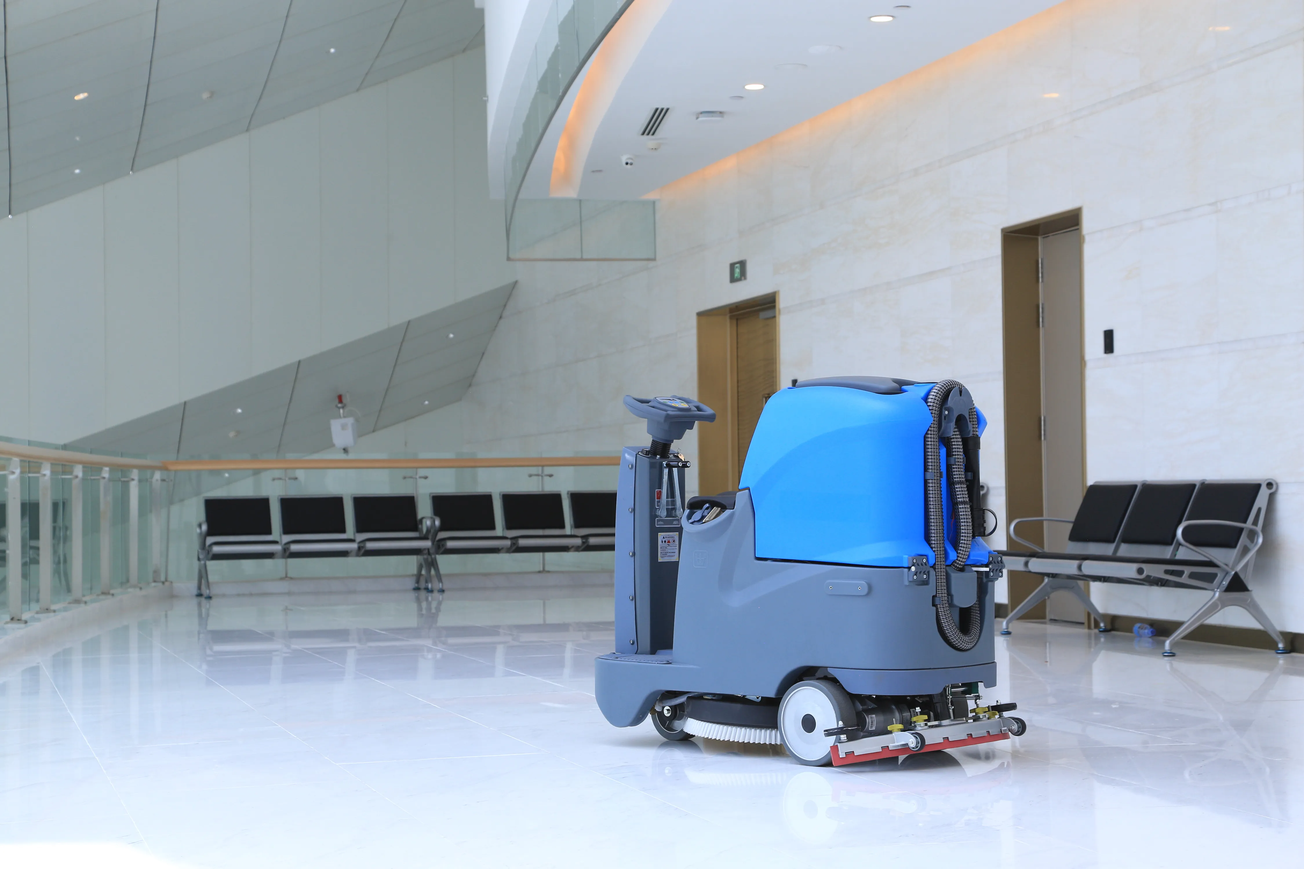 FARILY FR70 floor cleaning equipment for shopping malls, parking lots, tourist attractions, office buildings , etc.