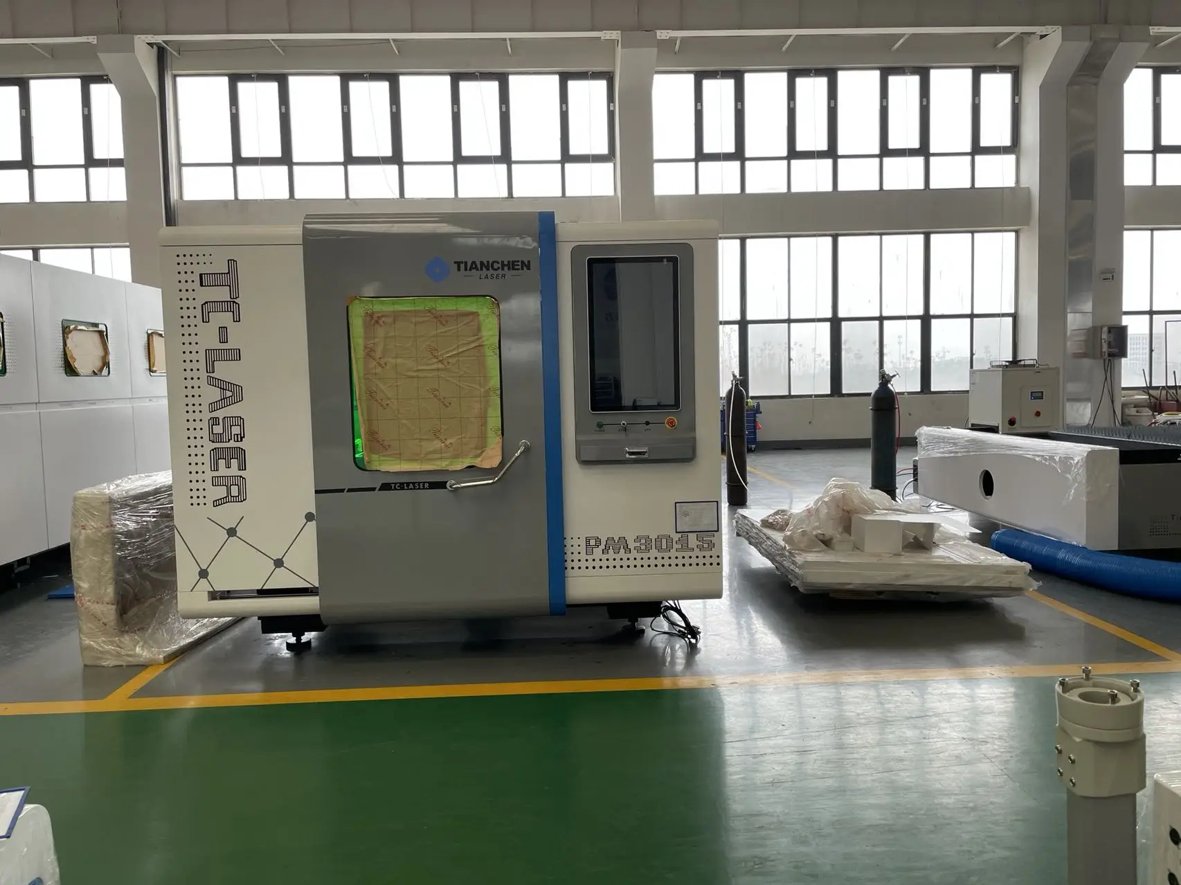 9% DISCOUNT Metal Stainless Steel Iron 1kw 2kw 3kw 4kw 6kw Fiber Laser Cutting Machine