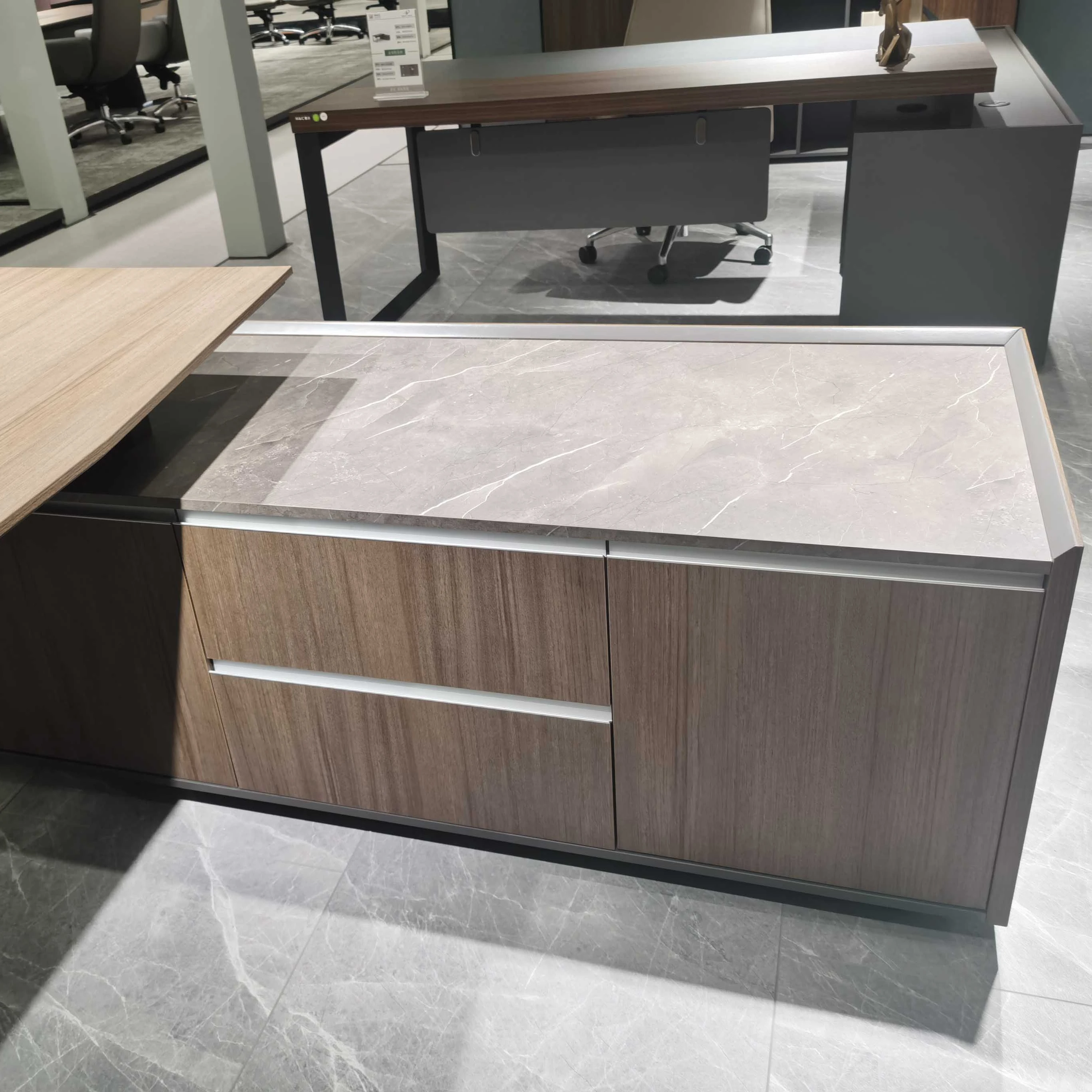 High Quality Office Furniture Table Modern Design Company Executive Melamine Boss Desk With Side Cabinet