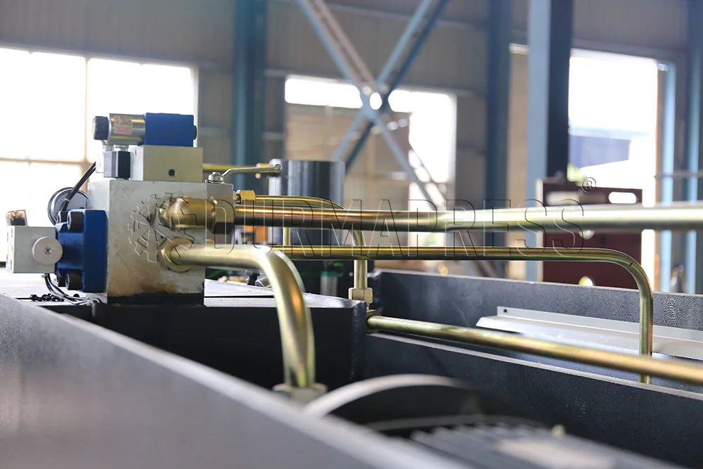 2023 new design DAC360T metal sheet cutting machine aluminum sheet cutting machine cnc plate shearer