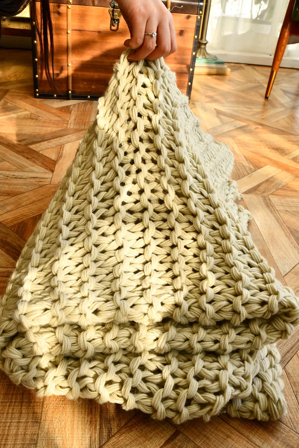 
Hot Sale Hand-woven 100% Acrylic chunky knit throw blanket 