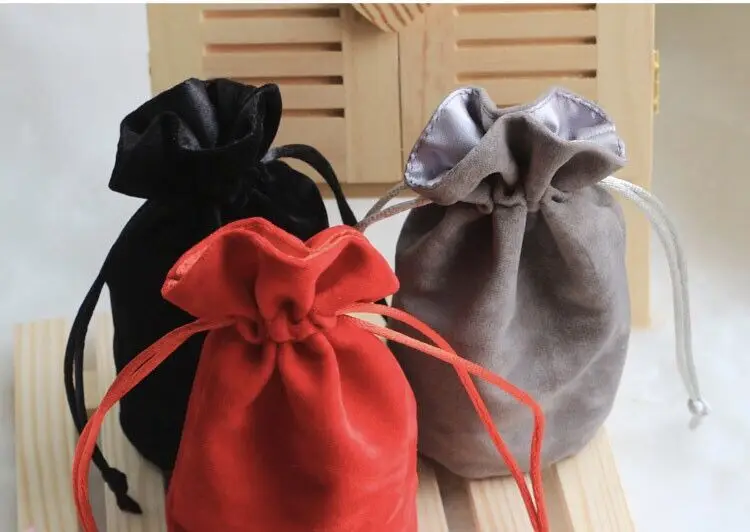 Wholesale Custom Logo Round Bottom Drawstring Jewelry Bag For Gift Watch Gift Packaging Velvet Pouch