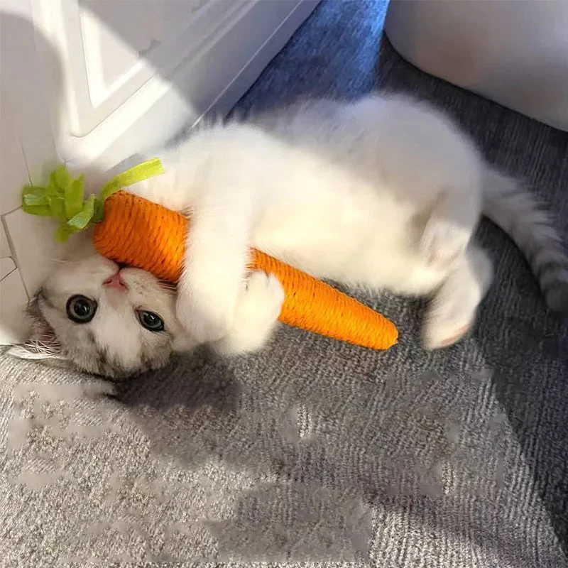 Wholesale Handmade Sisal Rope Bite-Resistant Carrot Shaped Pet Cat Sound Chew Toys Built-in with Ring