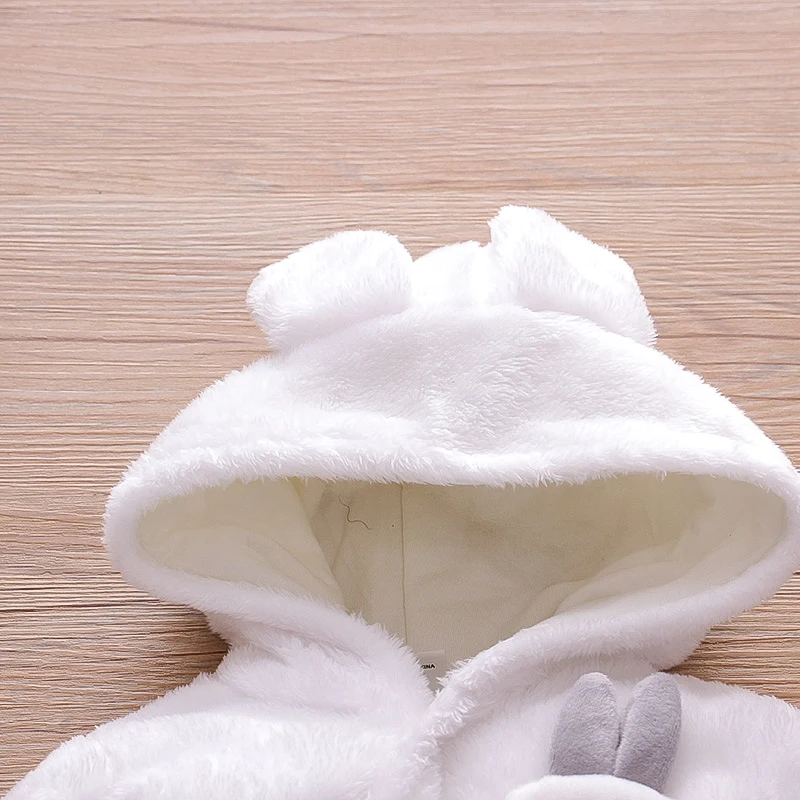 High quality 2022 wholesale OEM low price Organic Cotton Design Branded New Born Baby Clothes Rompers 0-12 months kids clothes