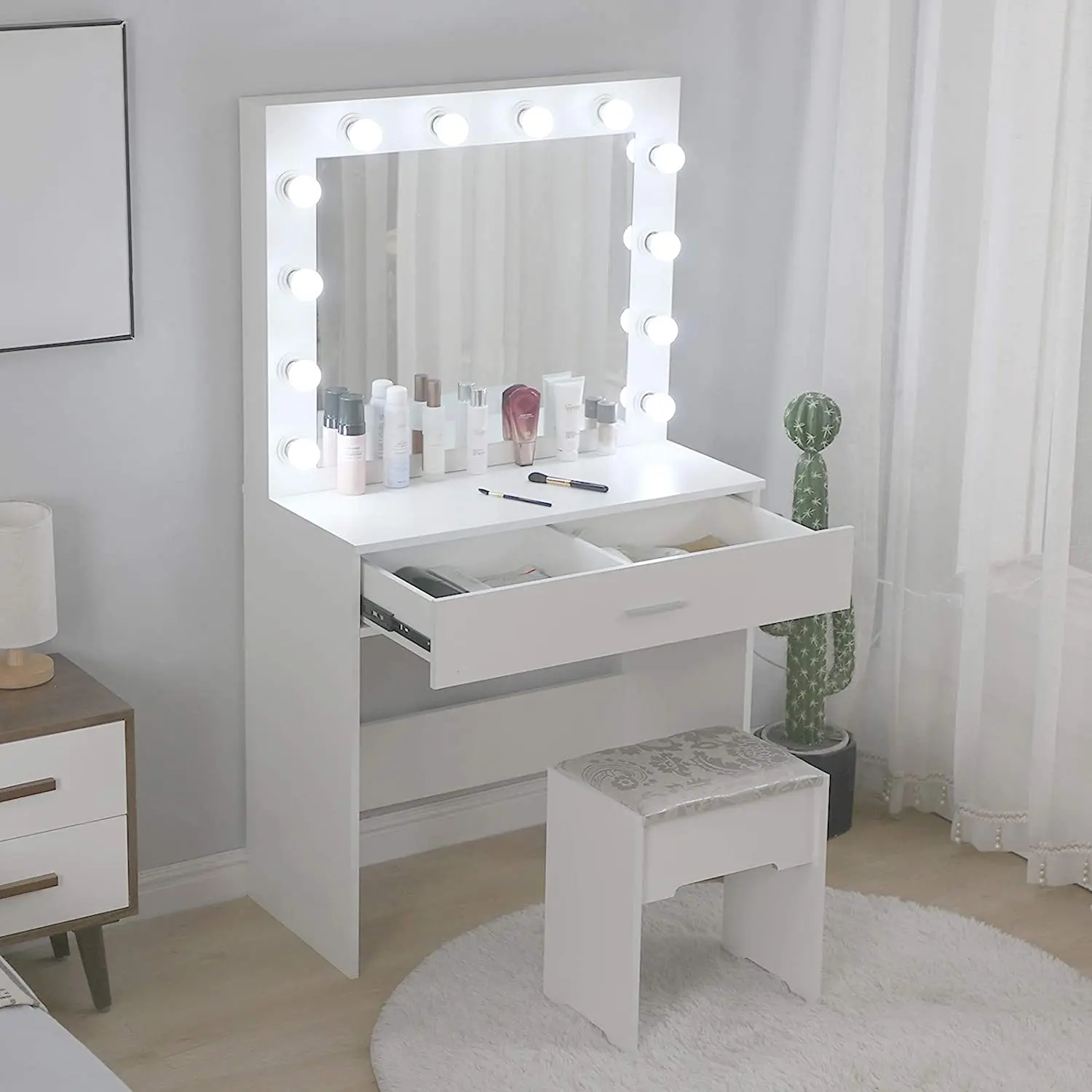 New fashion luxury design  Bedroom minimalist  Dresser Storage Cabinet Dressing Table Girl Makeup Table With Led Light Mirror