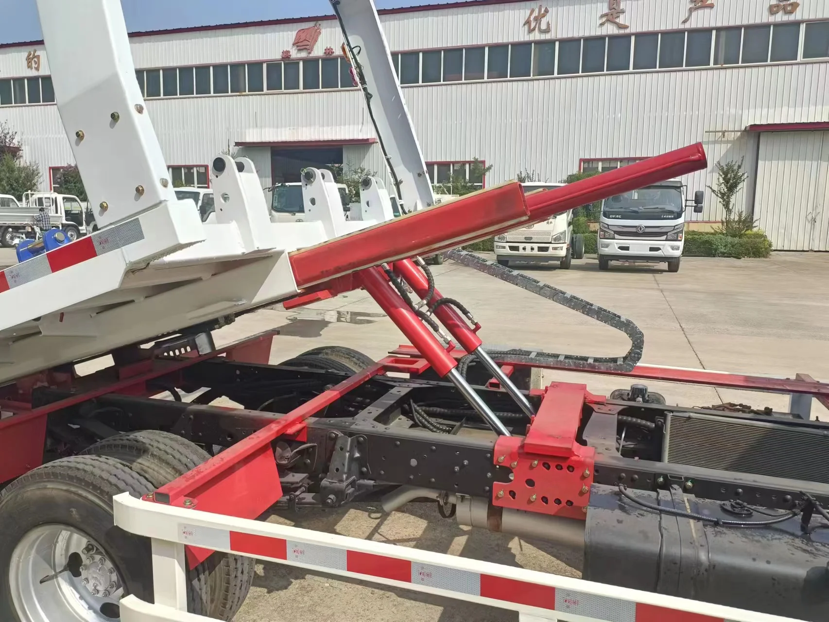 Isuzu 4x2 Легкая длинная кровать скользящая платформа аварийное устройство аварийно-спасательный вращатель Аварийный Грузовик ремонт дороги откатный эвакуатор