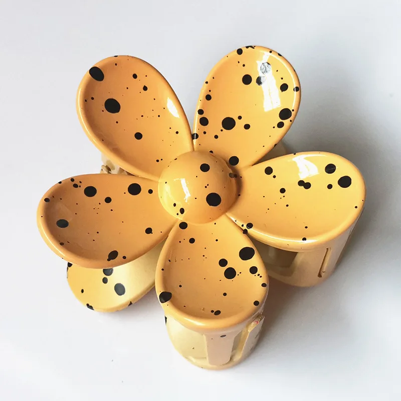 Plastic Hair Claw Flower Shape Candy Color Grab Disk 7cm big flower Hair Crab Claw Clip for Women Hair Accessories