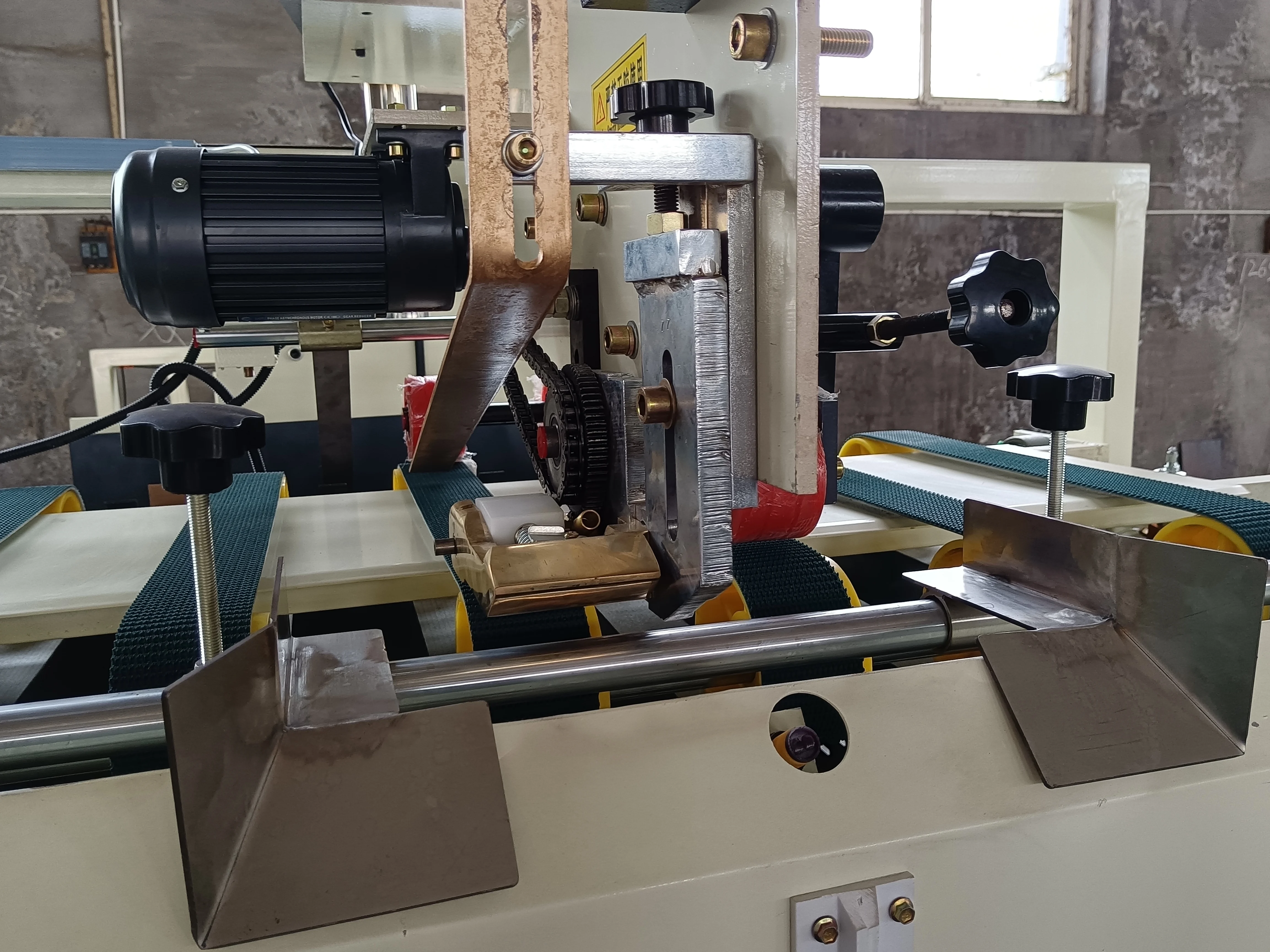 Semi Automatic Box Gluing Machine Corrugated Carton Box Flexo Folder Gluer Industrial Gluing Machines