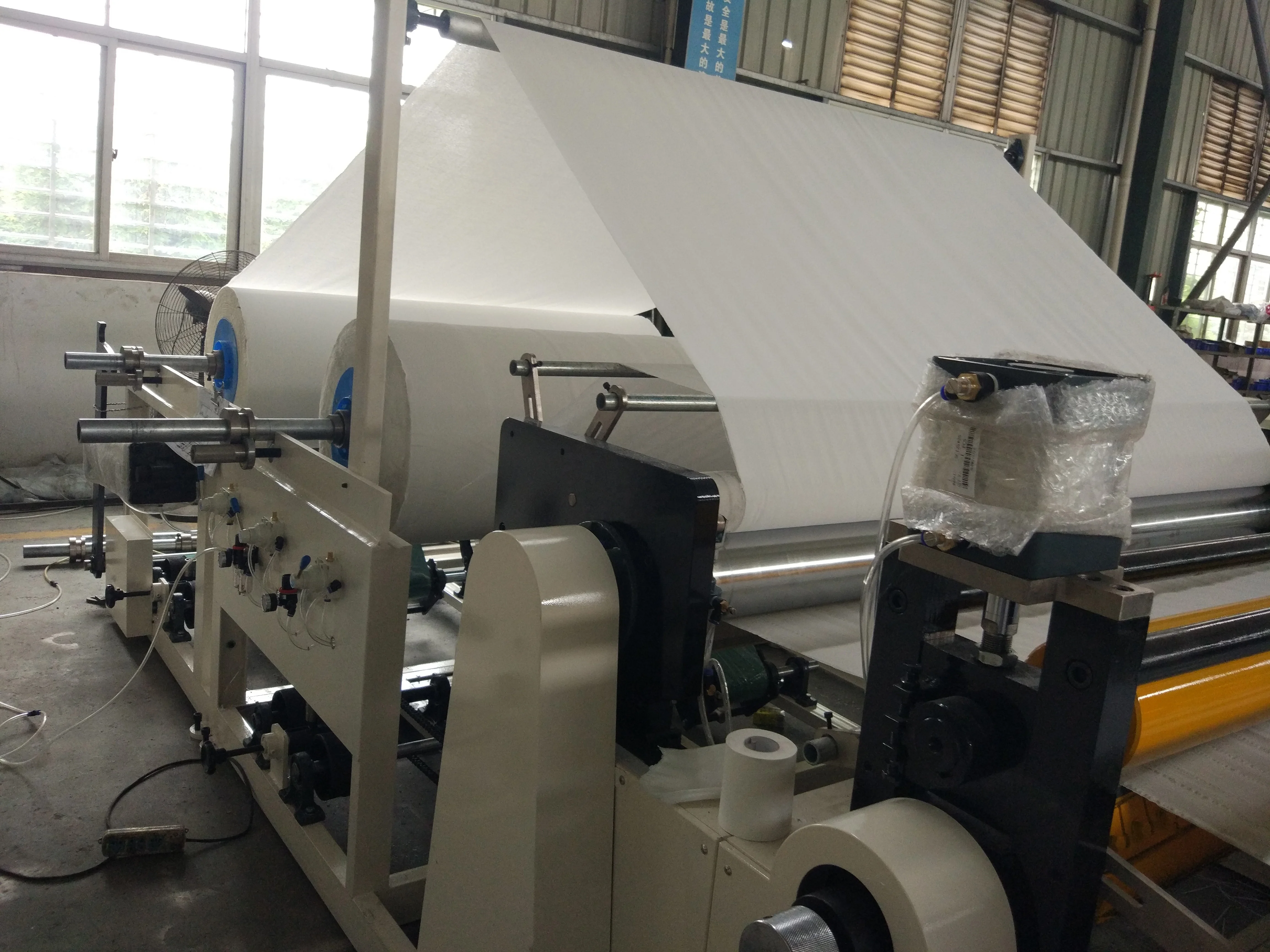 Automatic Toilet Paper Roll Rewinding Perforating Slitting Machine