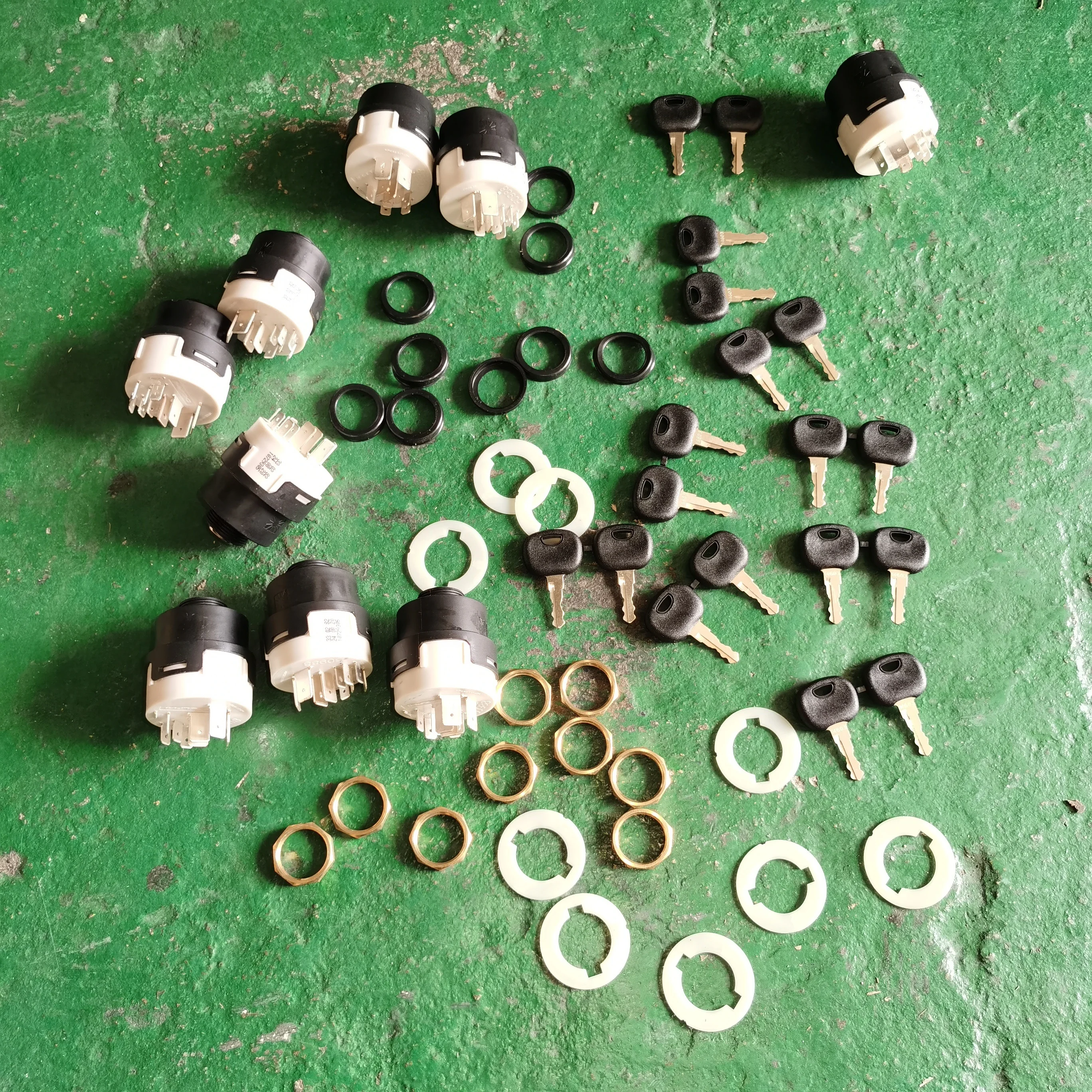 01182528 Ignition switch for deutz 1013 and 2012 engine parts