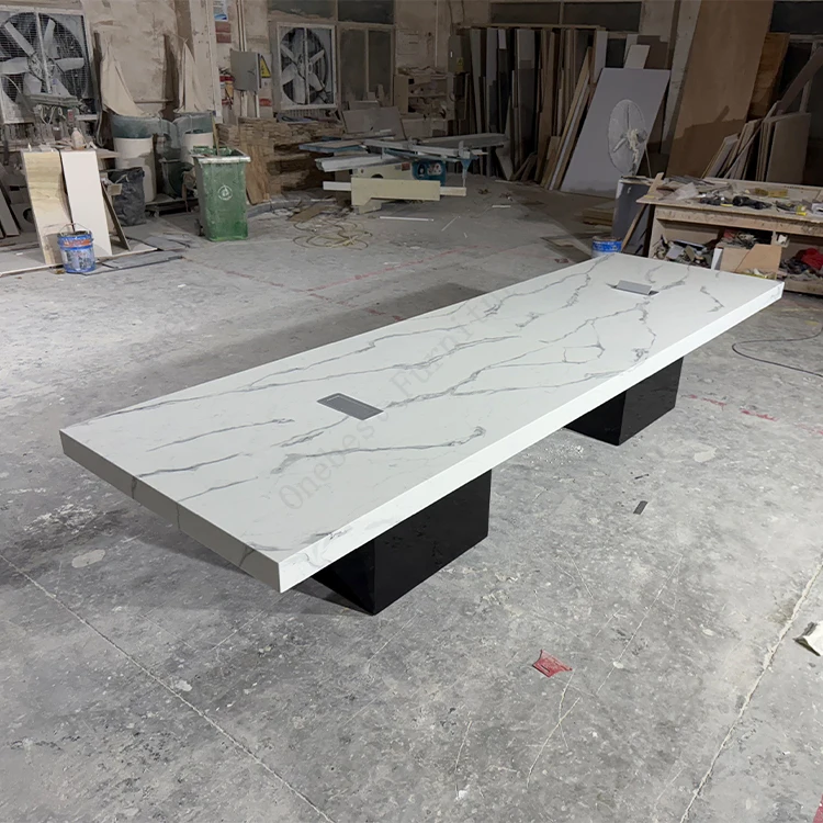 Стол для конференц-зала однотонный в современном стиле