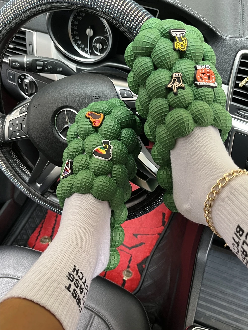 Дешевые шлепанцы с пузырьками для женщин и мужчин модные улицы из ЭВА унисекс