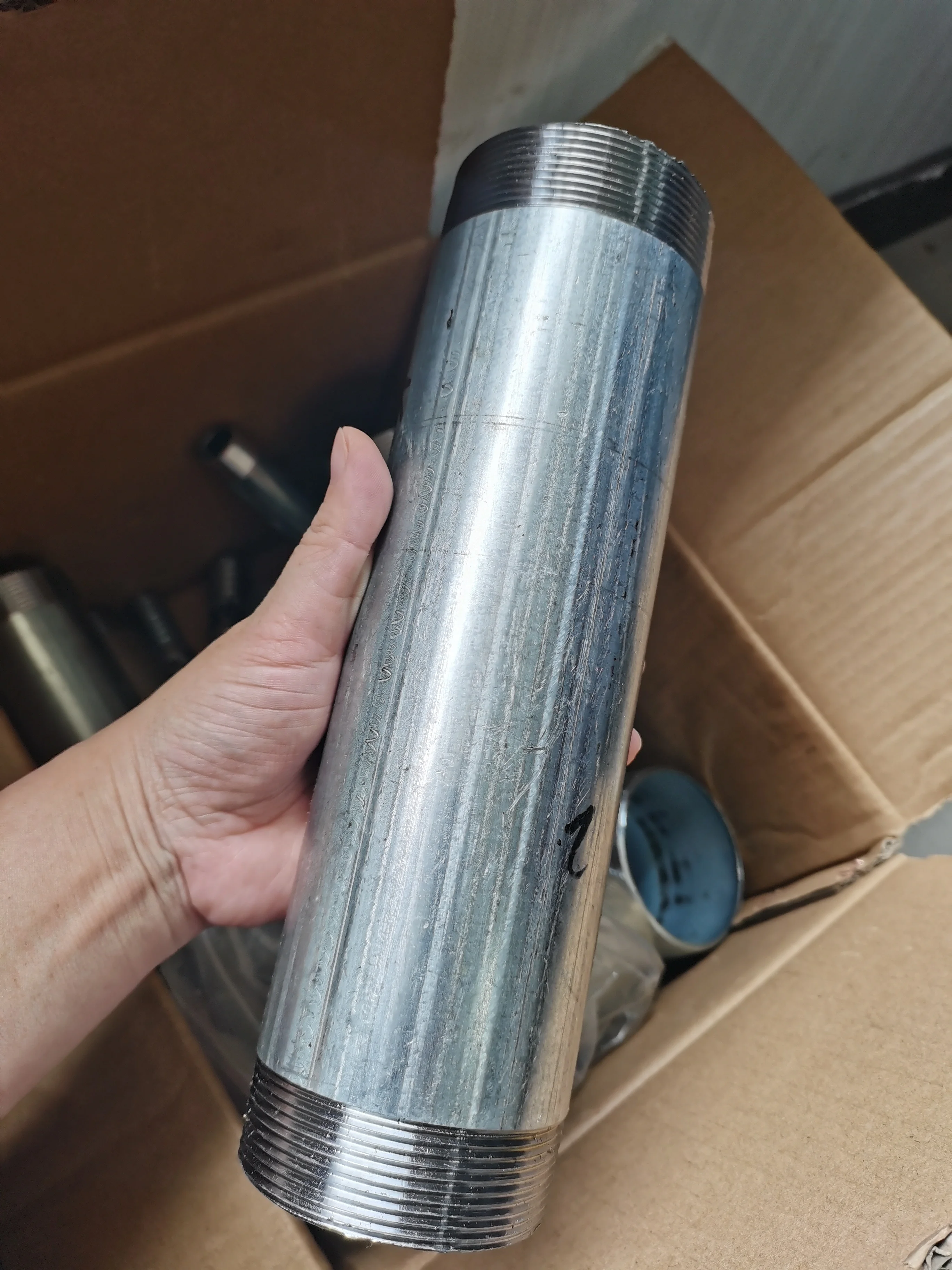 BS NPT Two Male Galvanized and Black Carbon Steel Pipe Fittings Black Long Nipples Equal