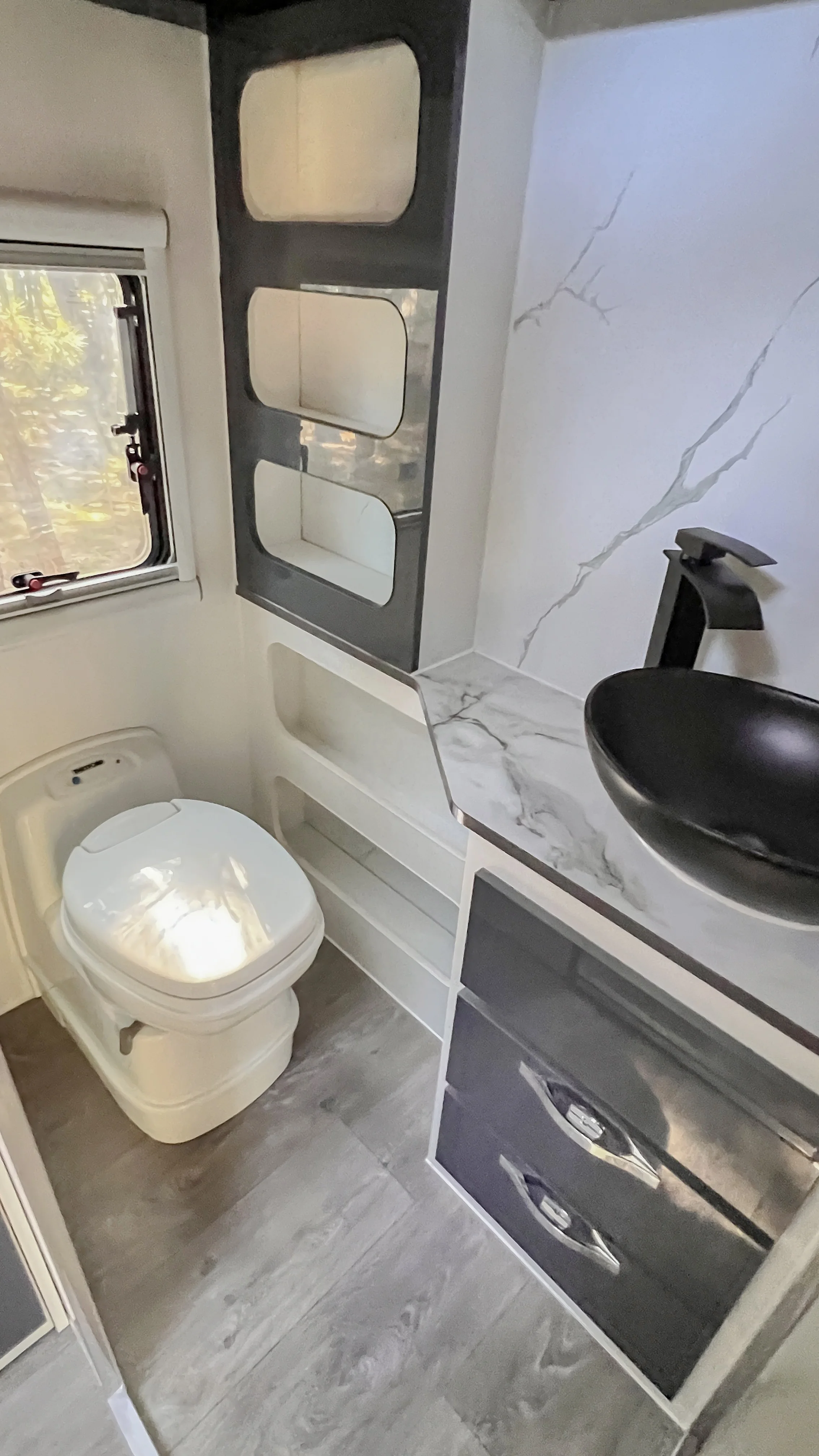 15FT 19FT  Travel Caravan Camper Trailer With Fiberglass Armor