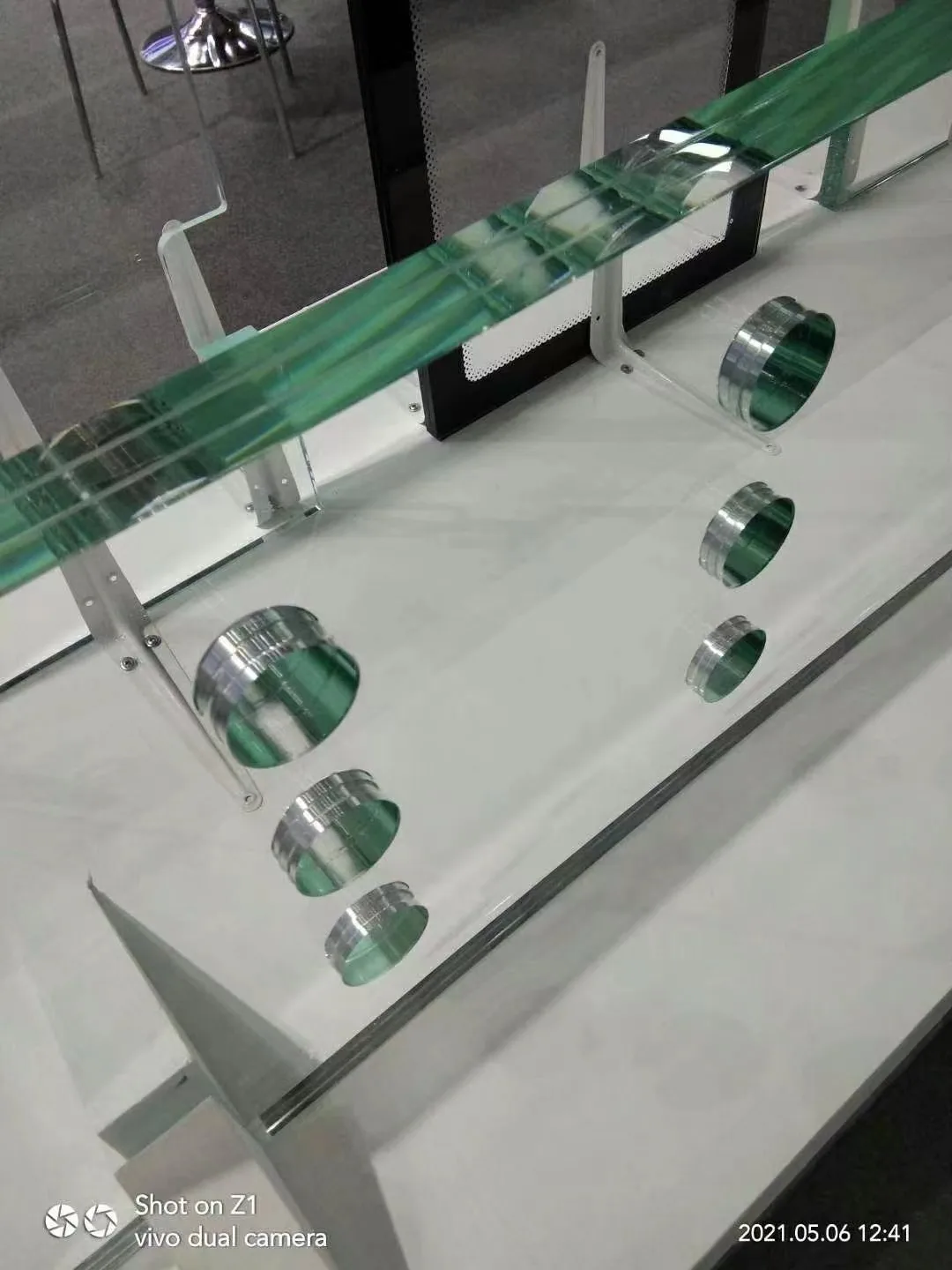 China Manufacturer Laminated Clear Tempered Glass 0.38mm 0.76mm 1.52mm PVB SGP Glass Railing Balustrade