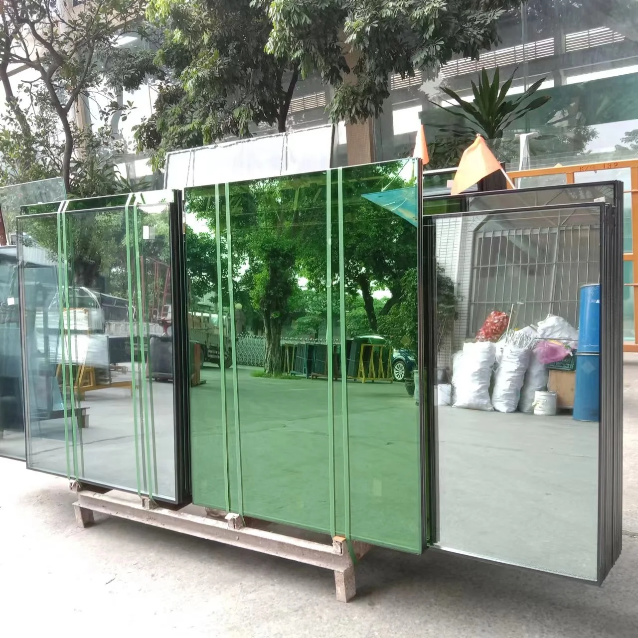 China professional manufacturing glass factory custom 6mm+12A+6mm  insulating glass with curtain and railing
