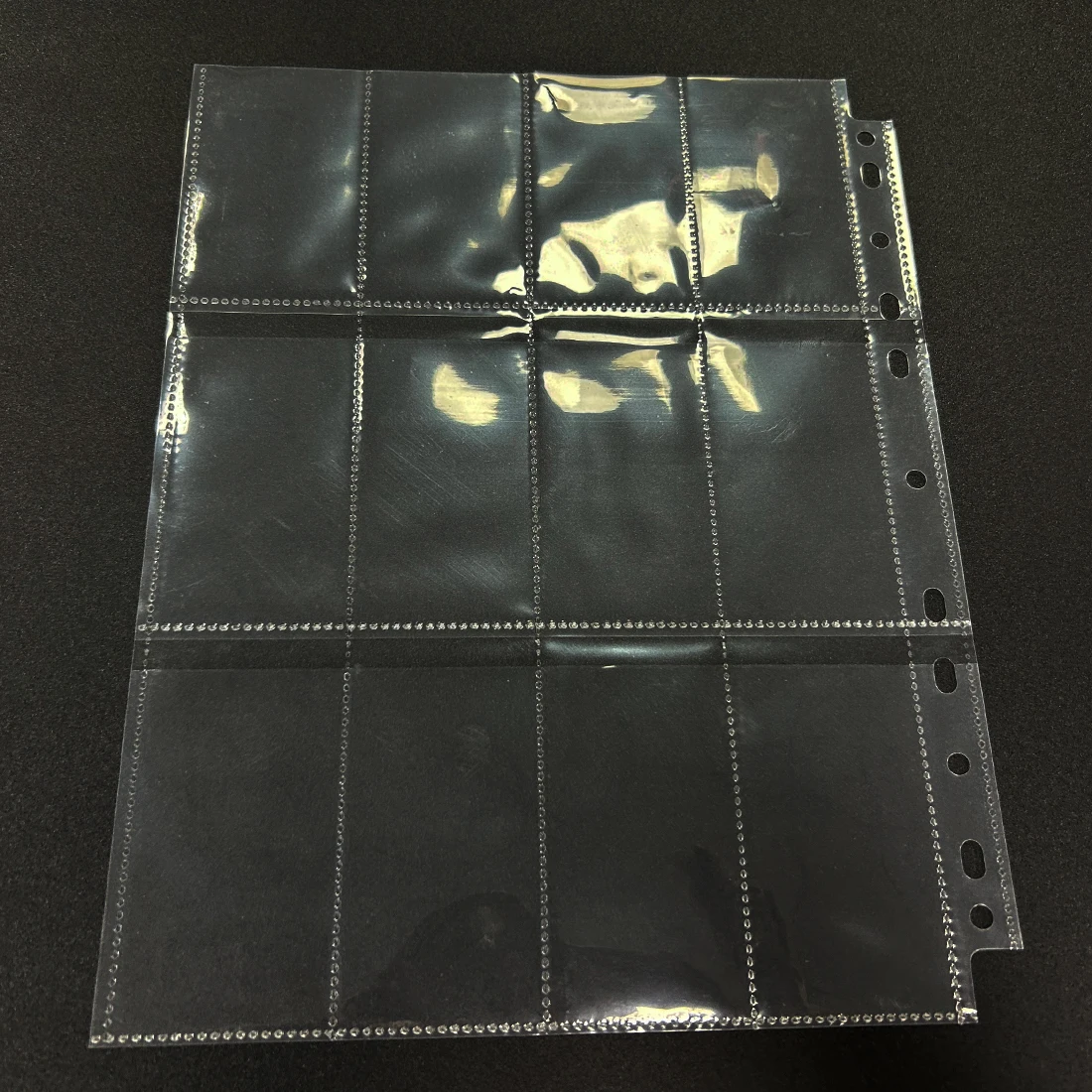 Custom Wholesale 11 Holes Heavy Duty Clear Plastic 12 Pocket Album Pages Card Sleeve Page Protector