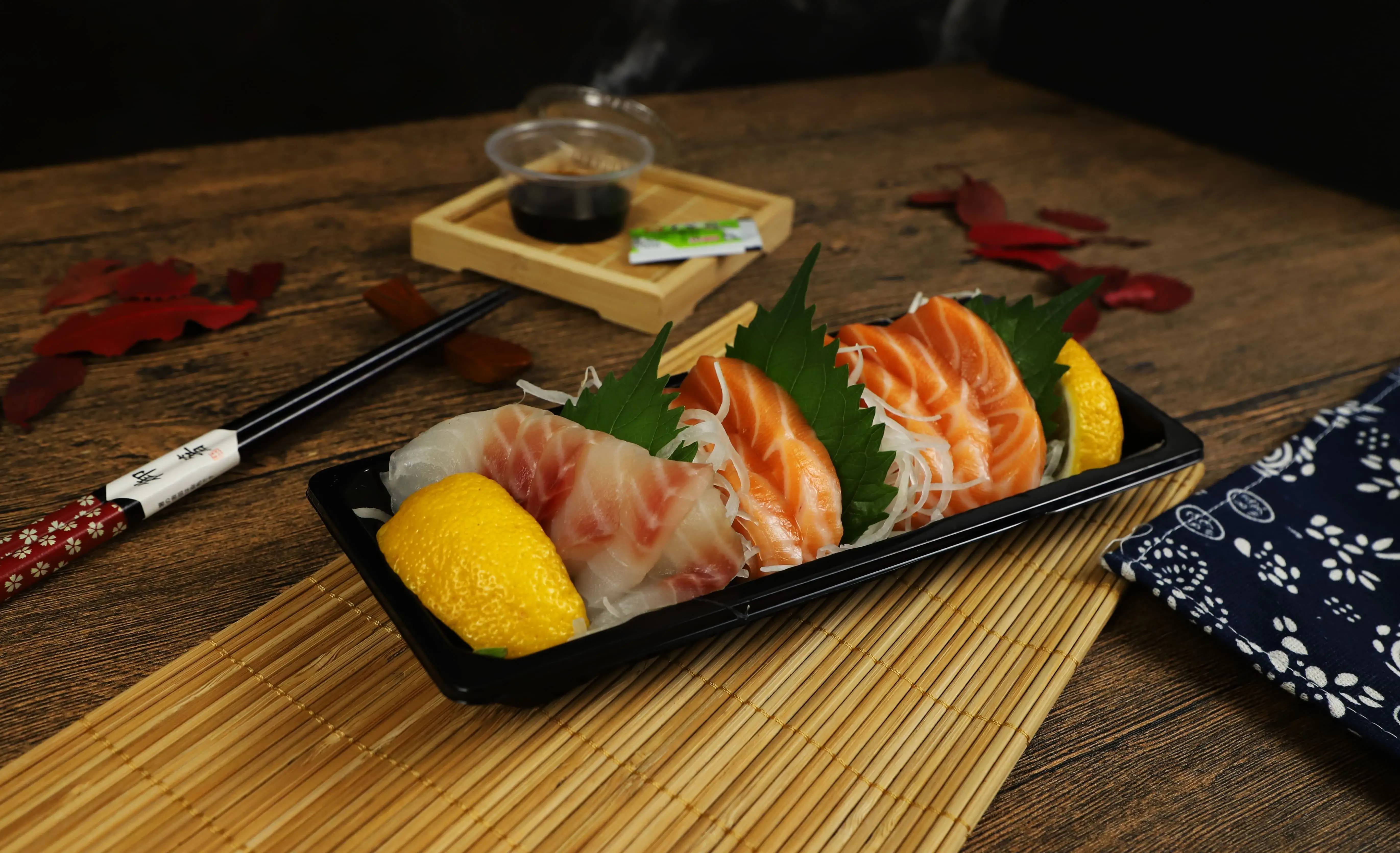 Free Sample Custom Disposable Take Away Plastic Serving Sushi Tray Food Plater