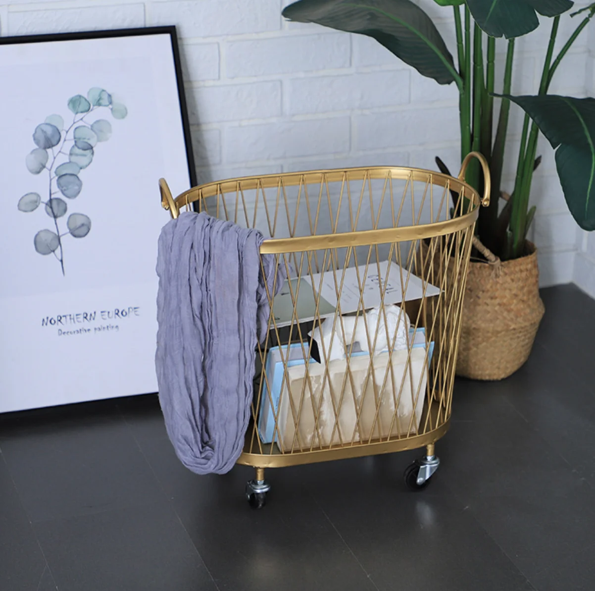 Iron Metel Receive Basket Living Room Toy Dirty Laundry Basket Bathroom Clothing Household Golden Decoration with Pulley