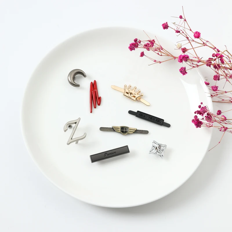 OEM/ODM Metal Logo Designer Bag Name Plate Customized Zinc Alloy Bag Logo For My Brand