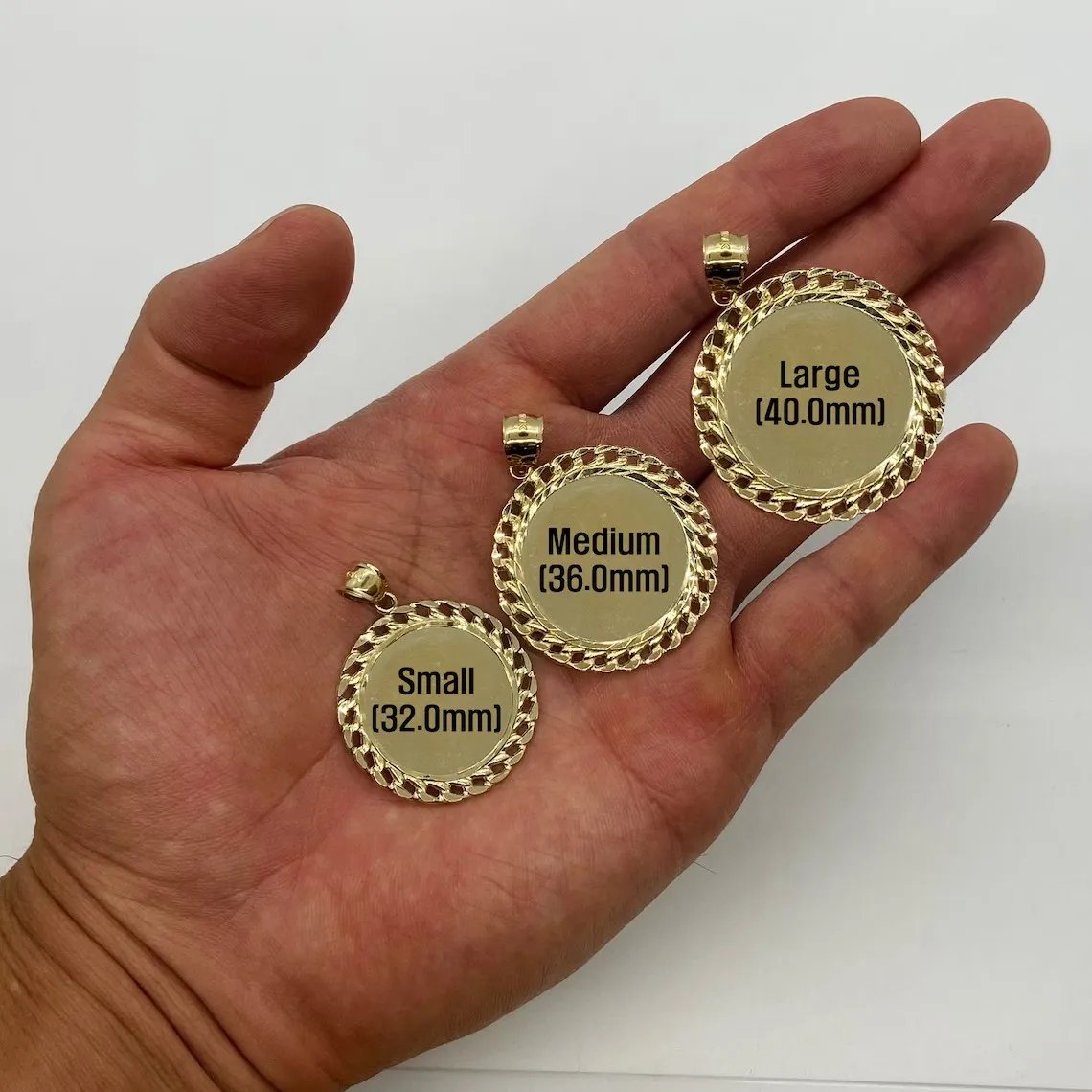 Duyizhao 14K Gold Personalized Photo Memory Round Charm Necklace Jewelry