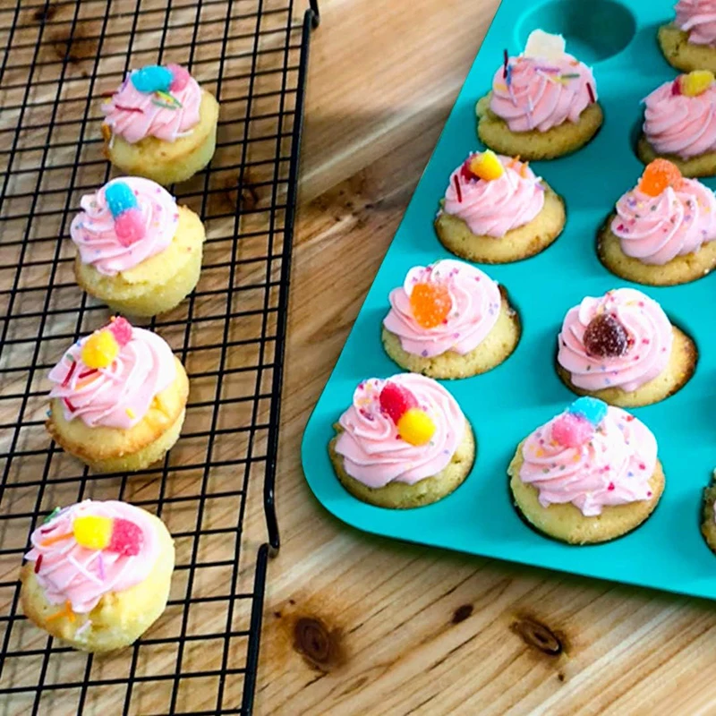 BPA Free 24 Cups Mini Cupcake Pans Regular Size Silicone Muffin Mold Food Grade Non Stick Silicone Baking Pan Cake Mold