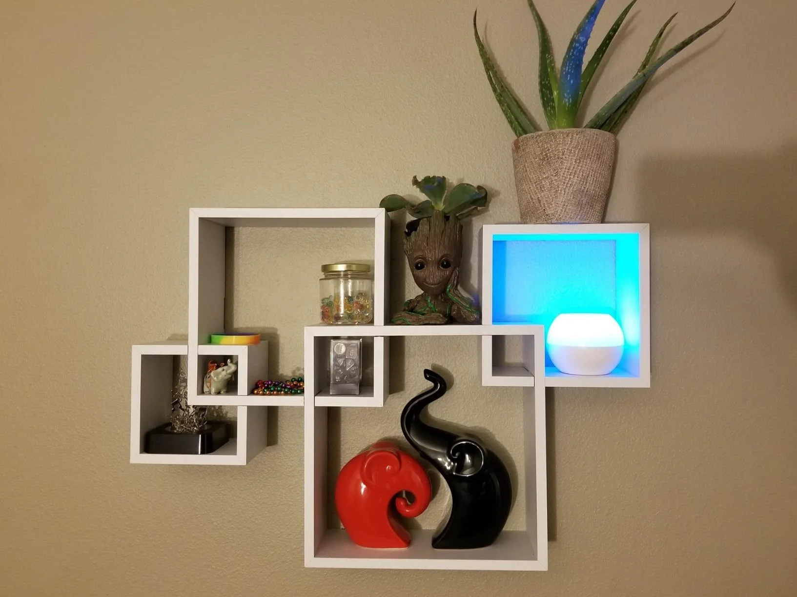 wholesale custom Amazon hot Selling Decorative 4 Cube Intersecting Wall Mounted Floating Shelves