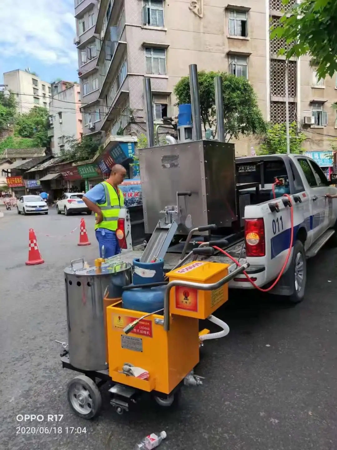 Wholesale Hydraulic single Cylinder thermoplastic paint preheater,hot melt for road marking paint