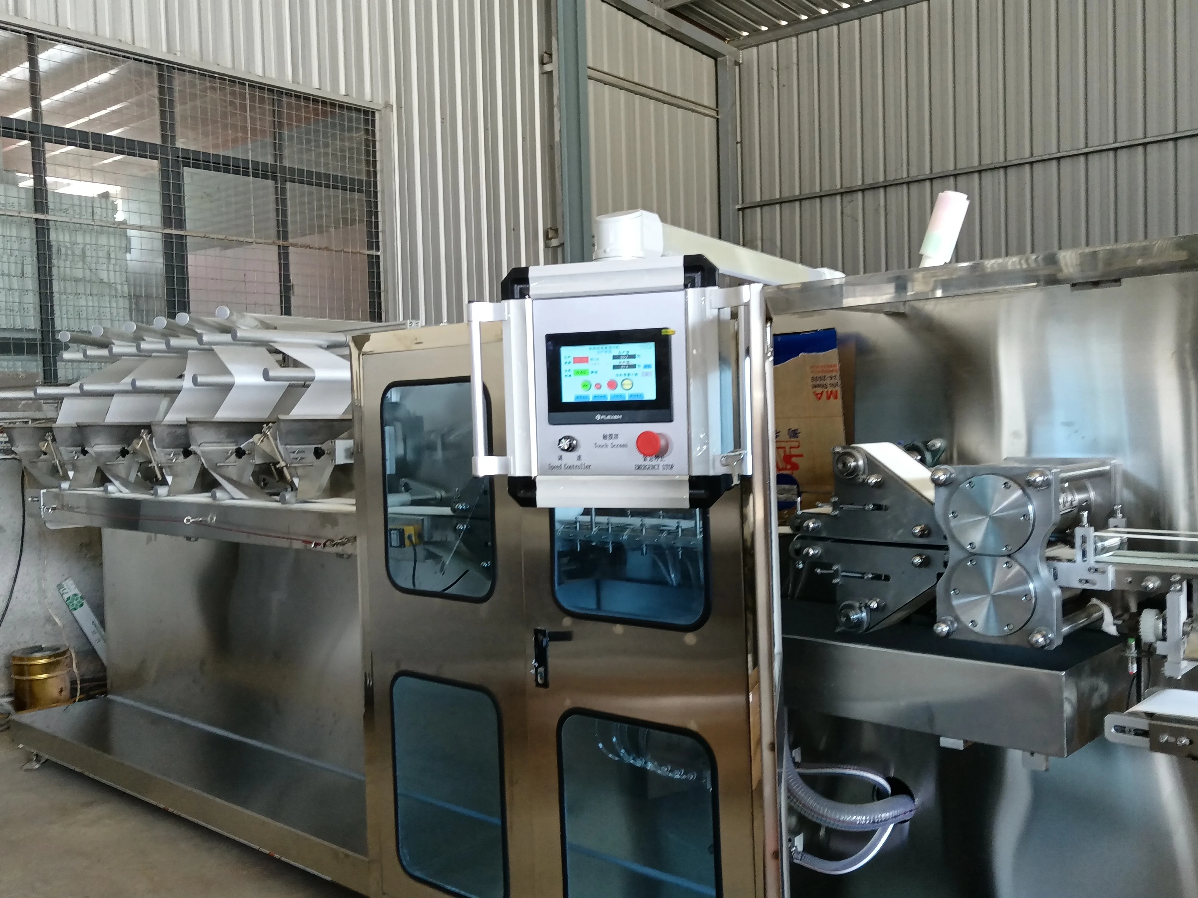 Machine For Alcohol Wet Tssue Wipes Making Machine Wet Tissue Packing Cold And Hot Wet Towel Machine