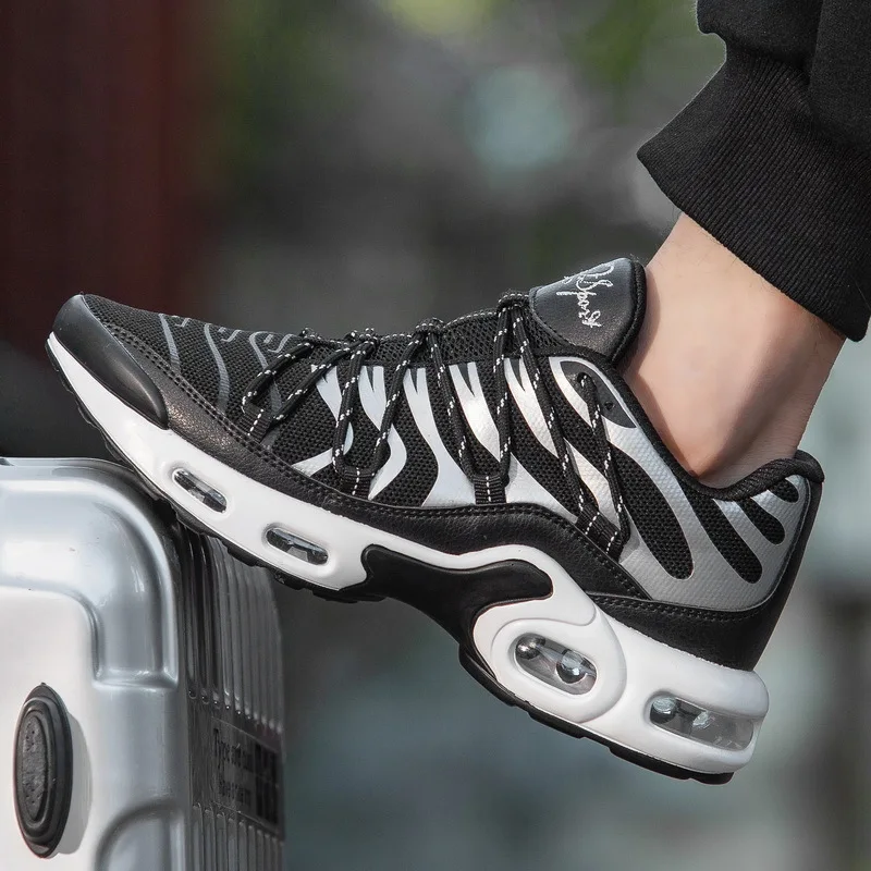 Trendy 2023 Air Cushioned Breathable Man Casual Male Shoes Running Platform Mens Designer Walking Shoes Sneakers for Men